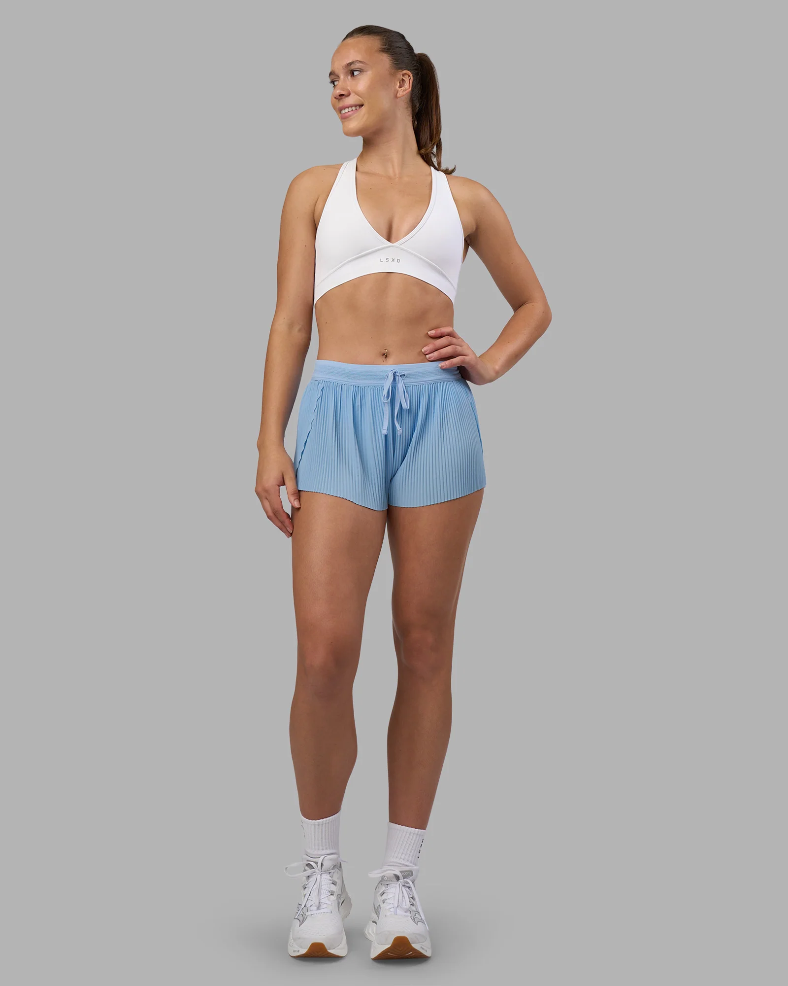 Accelerate 3" Pleated Mid-Rise Running Short - Open Air - Image 9
