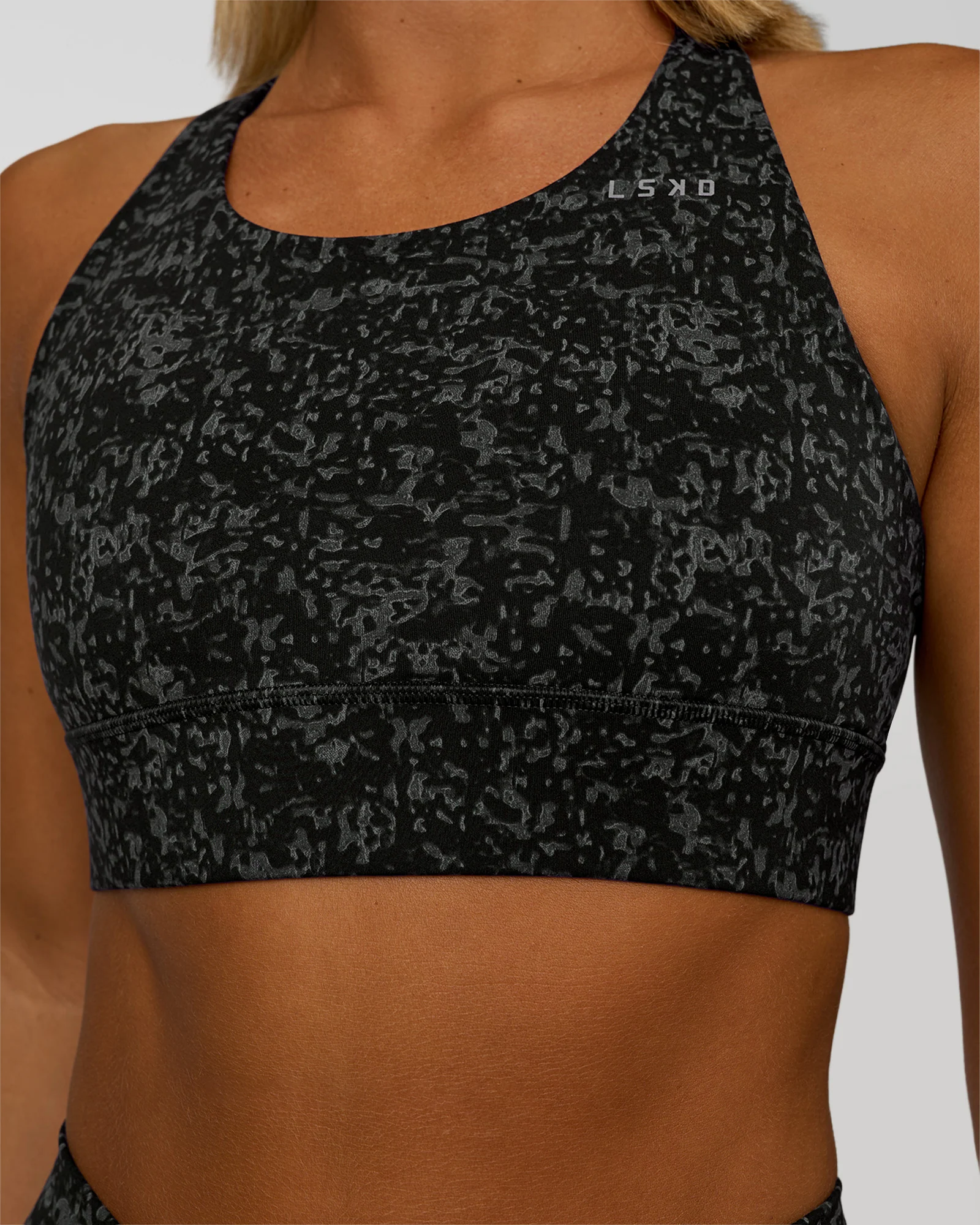 Accelerate Sports Bra - Energy Print Black - Image 4