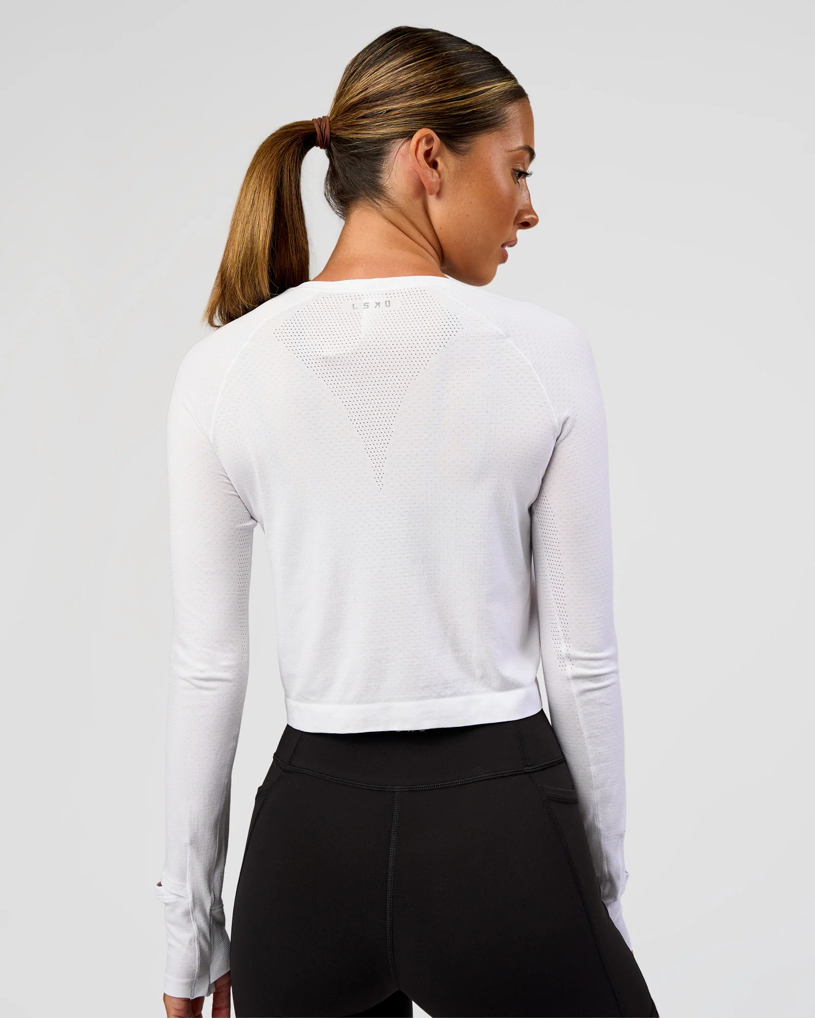 AeroFLX+ Seamless Long Sleeve Skimmer Tee - White/White - Image 7