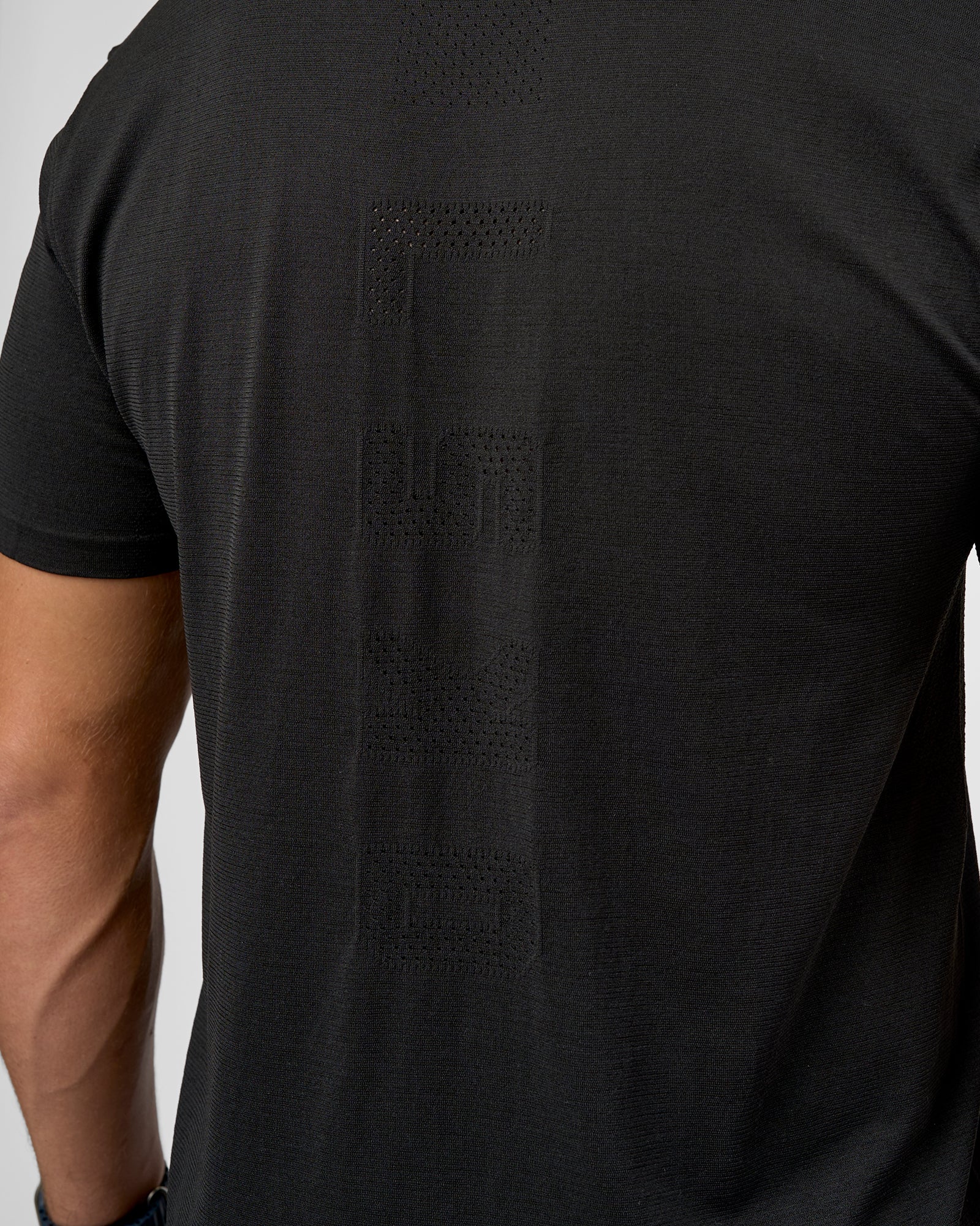 AeroFLX+ Seamless Set In Tee Jacquard - Black - Image 2