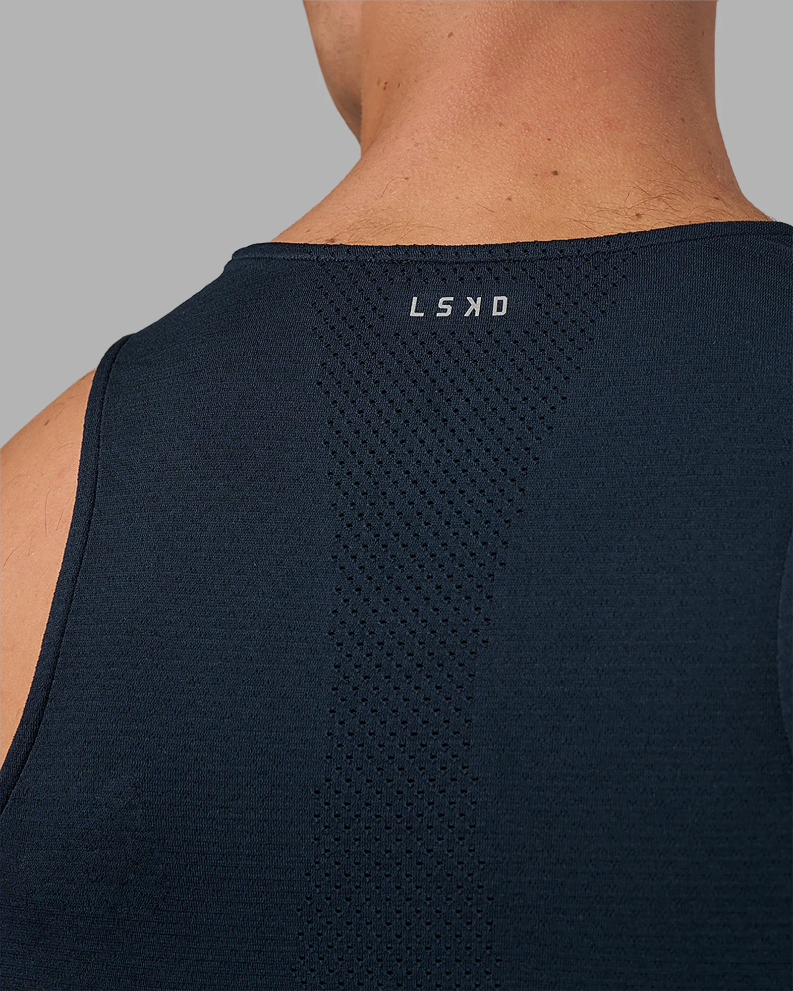 AeroFLX+ Seamless Tank - Navy/Navy - Image 2