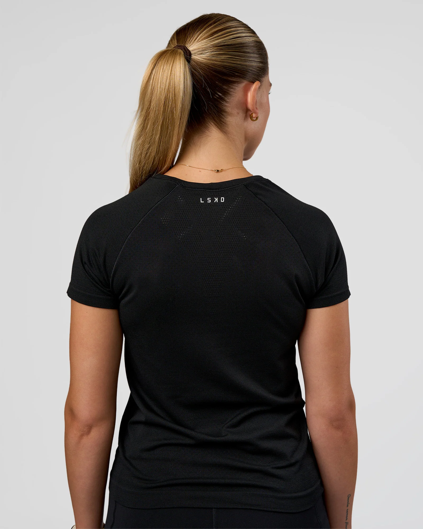 AeroFLX+ Seamless Tee - Black/Black - Image 3