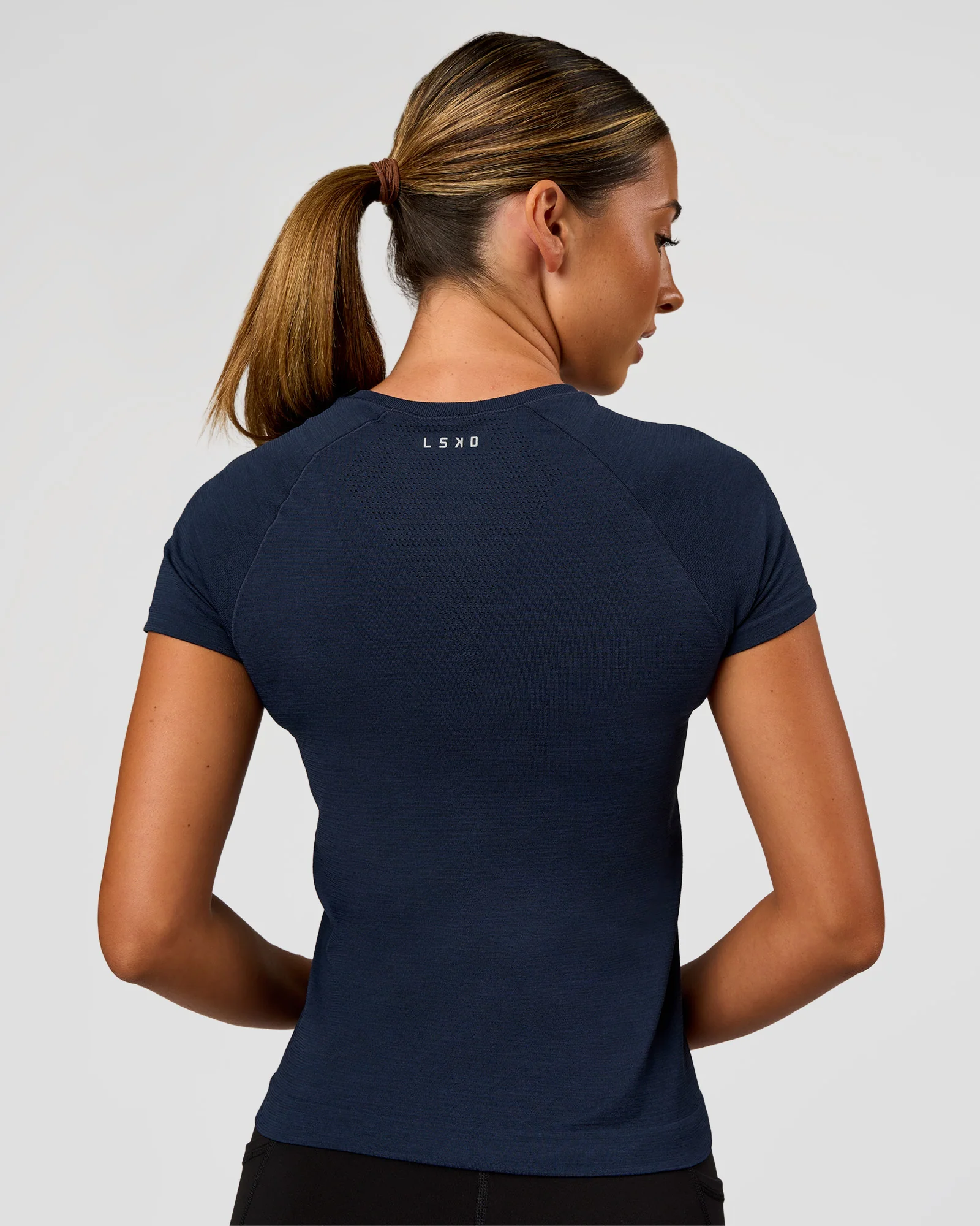 AeroFLX+ Seamless Tee - Future Navy/Future Navy - Image 6