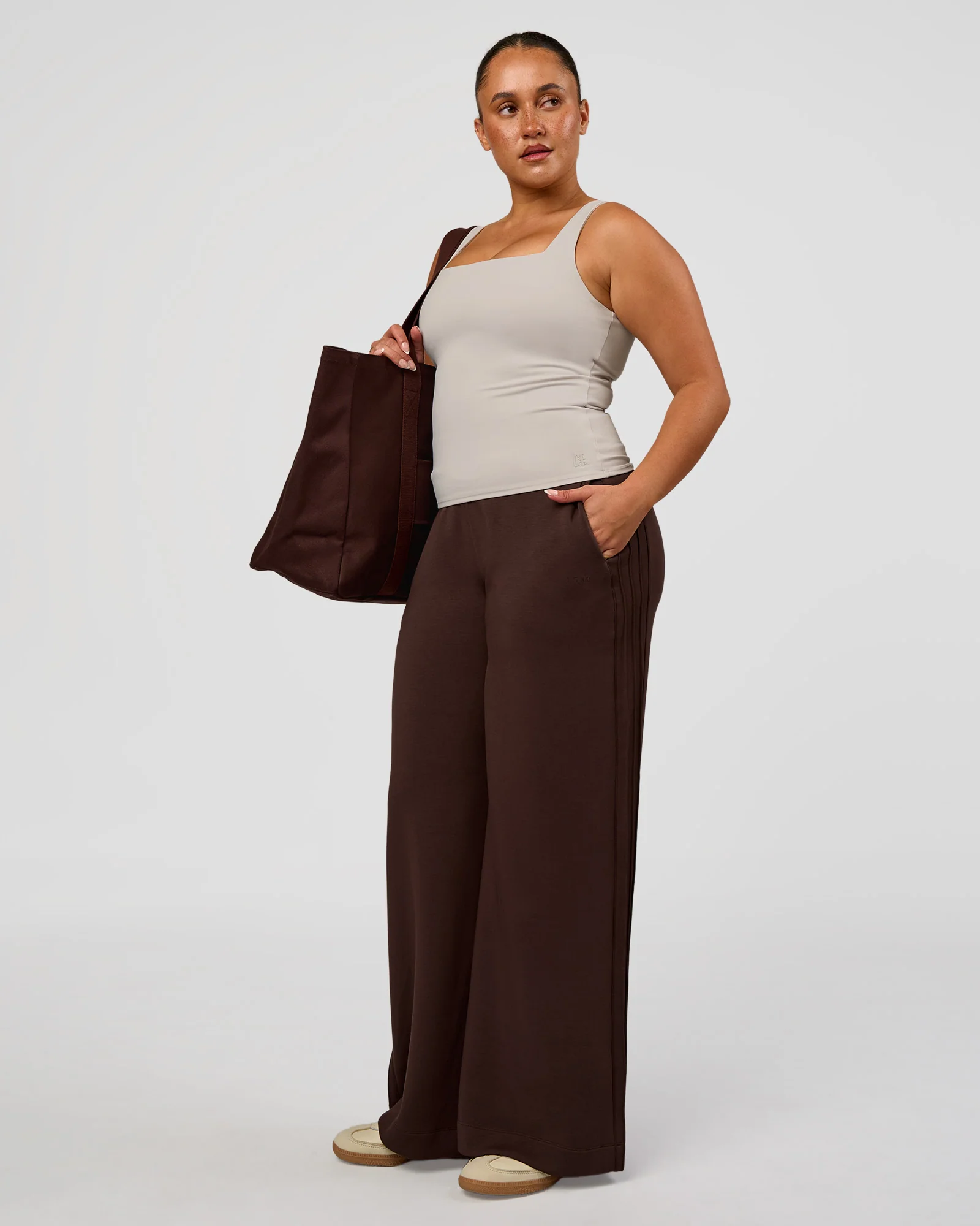 CF Elevate SoftTouch Pintuck Wide Leg Pant - Hot Chocolate - Image 4
