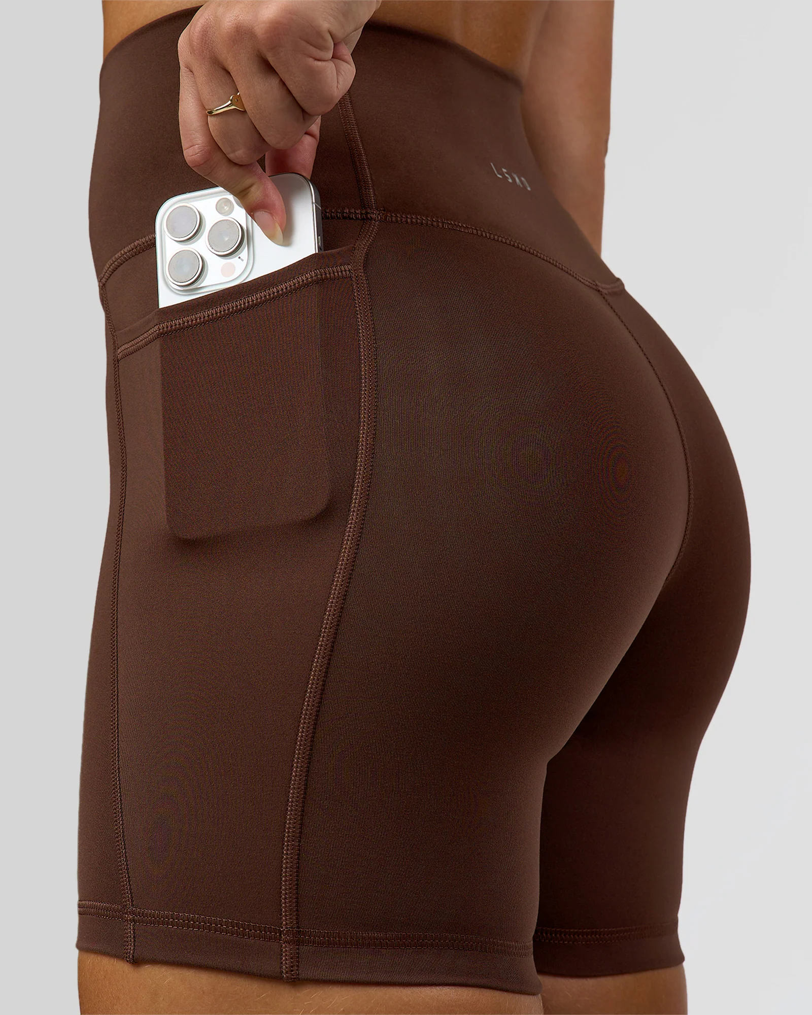 CF Fusion Ultra High-Rise 6" Short Pockets - Hot Chocolate - Image 3