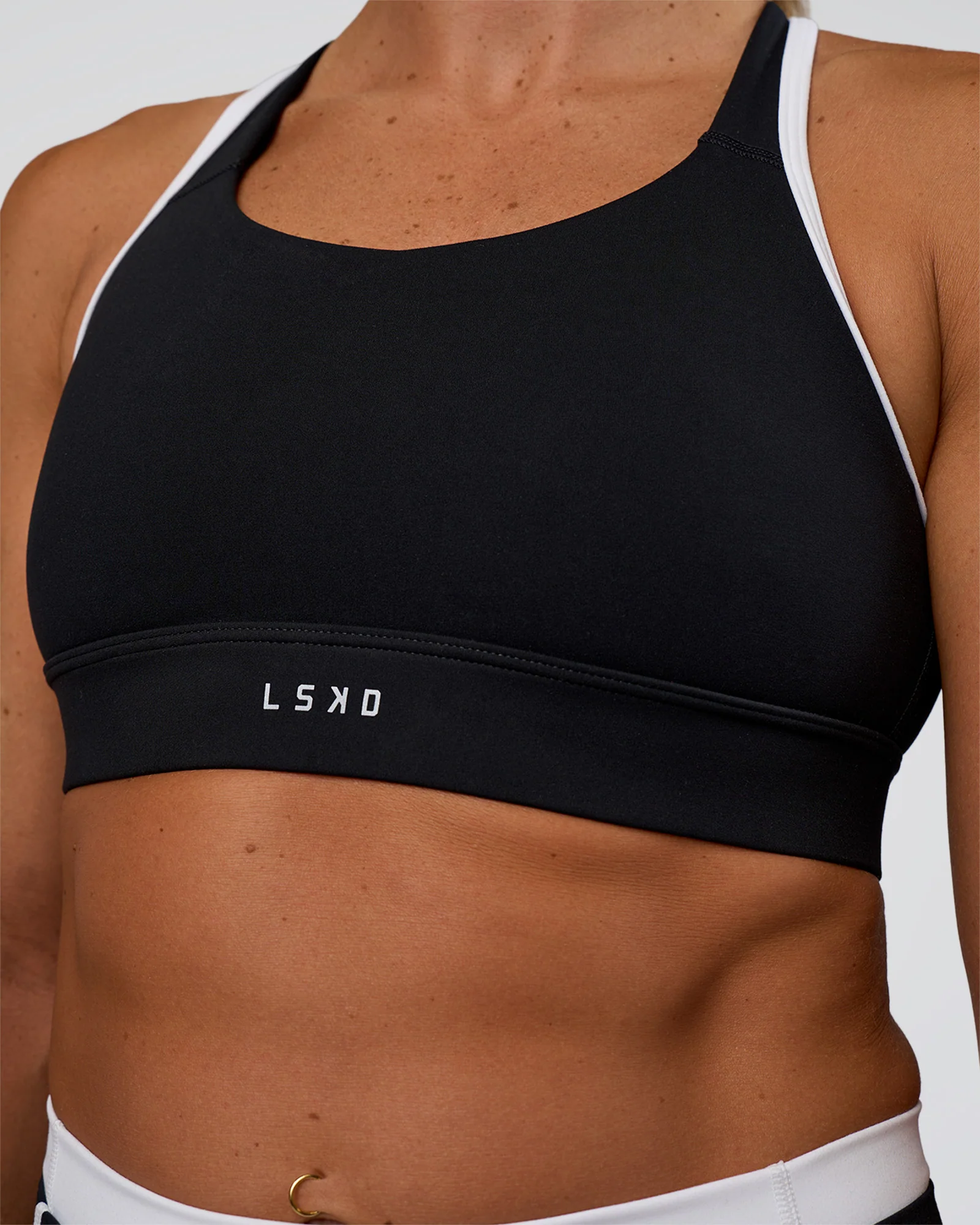 Distinction Sports Bra 2.0 - Black-White - Image 4