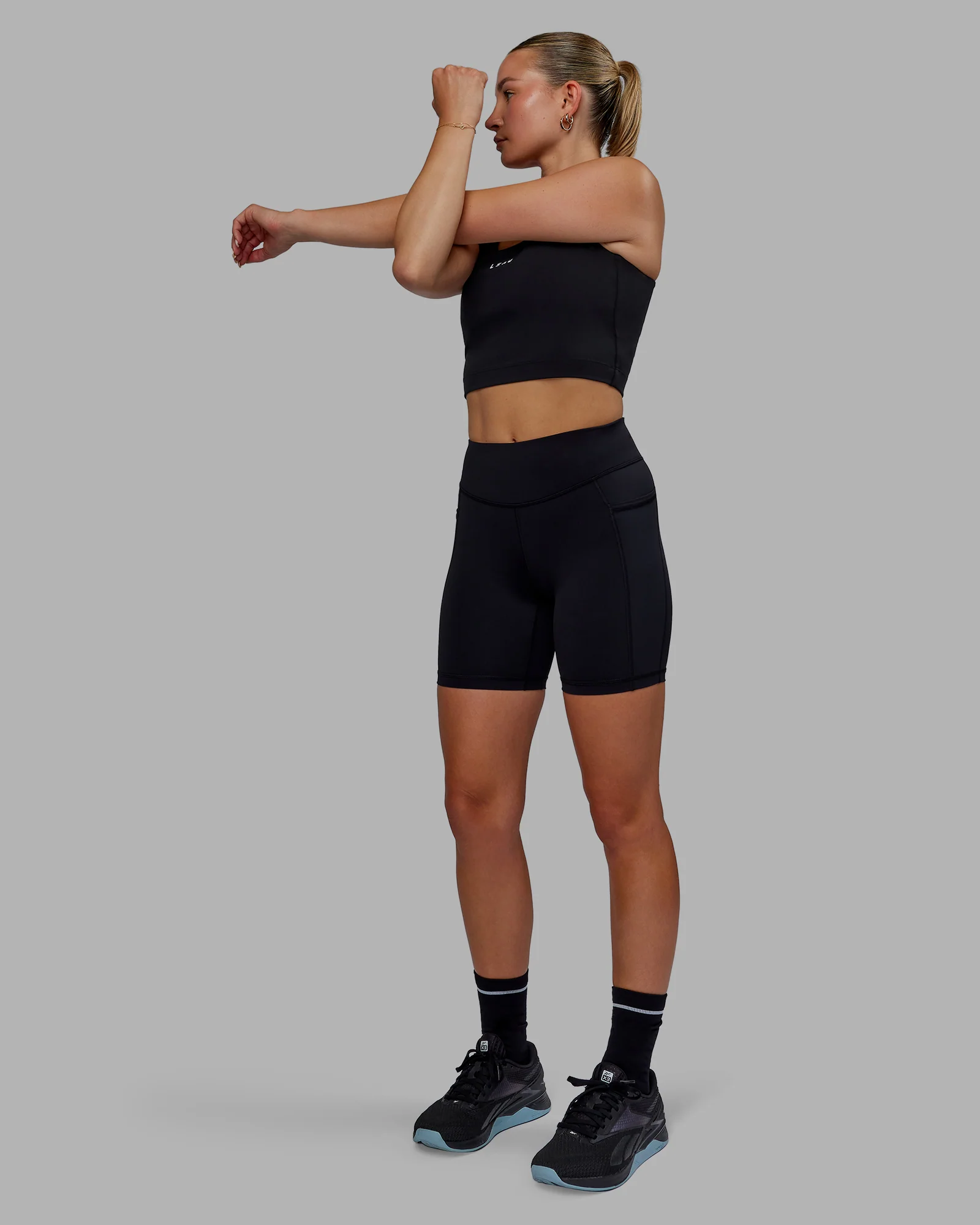 Elite High-Rise 6" Short Pockets - Black - Image 12