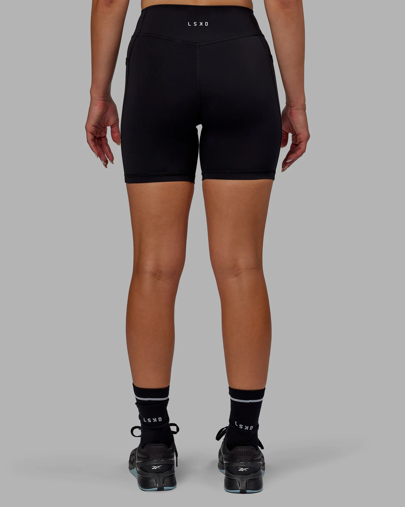 Elite High-Rise 6" Short Pockets - Black - Image 4