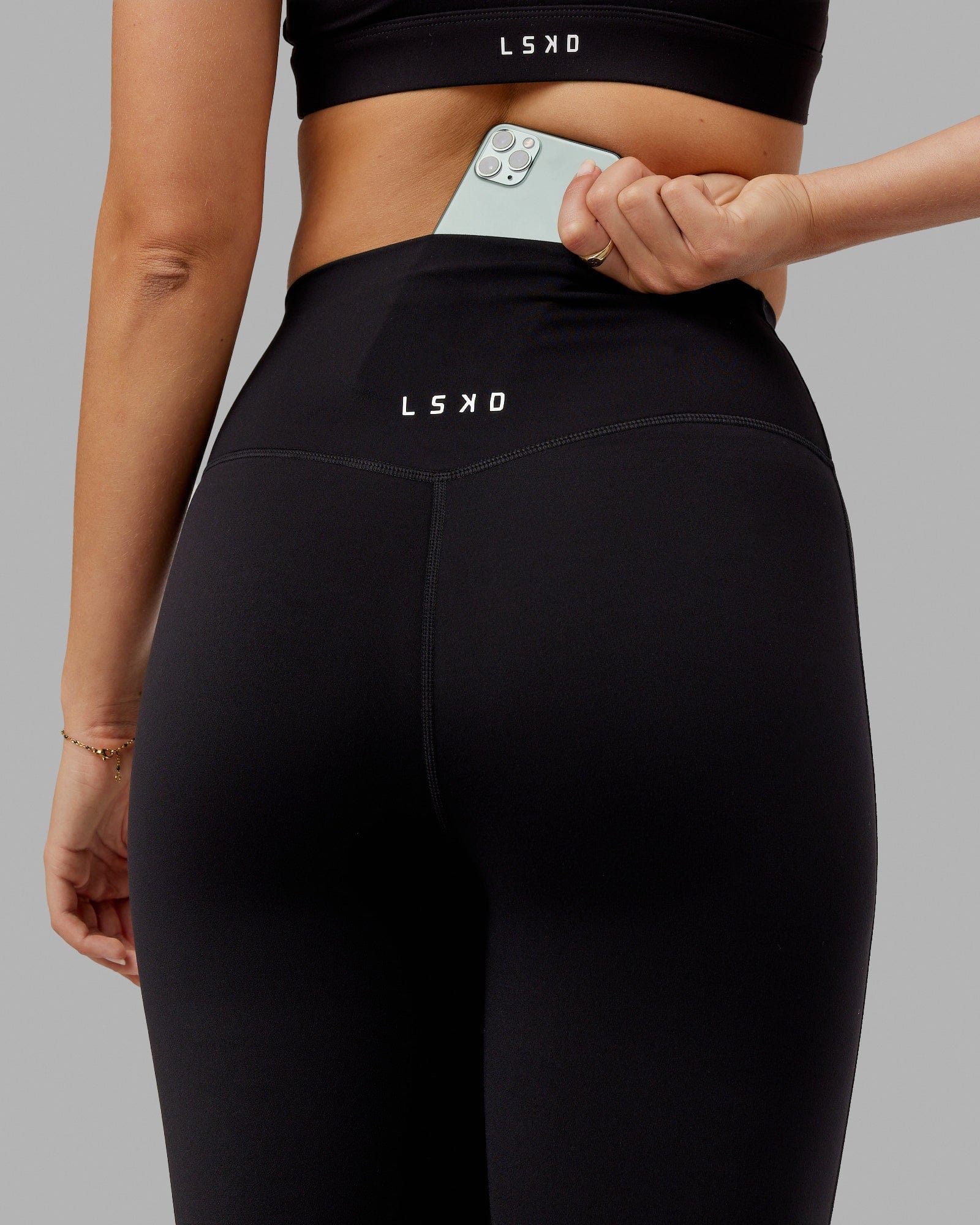 Elixir Ultra High-Rise 3/4 Legging - Black - Image 3