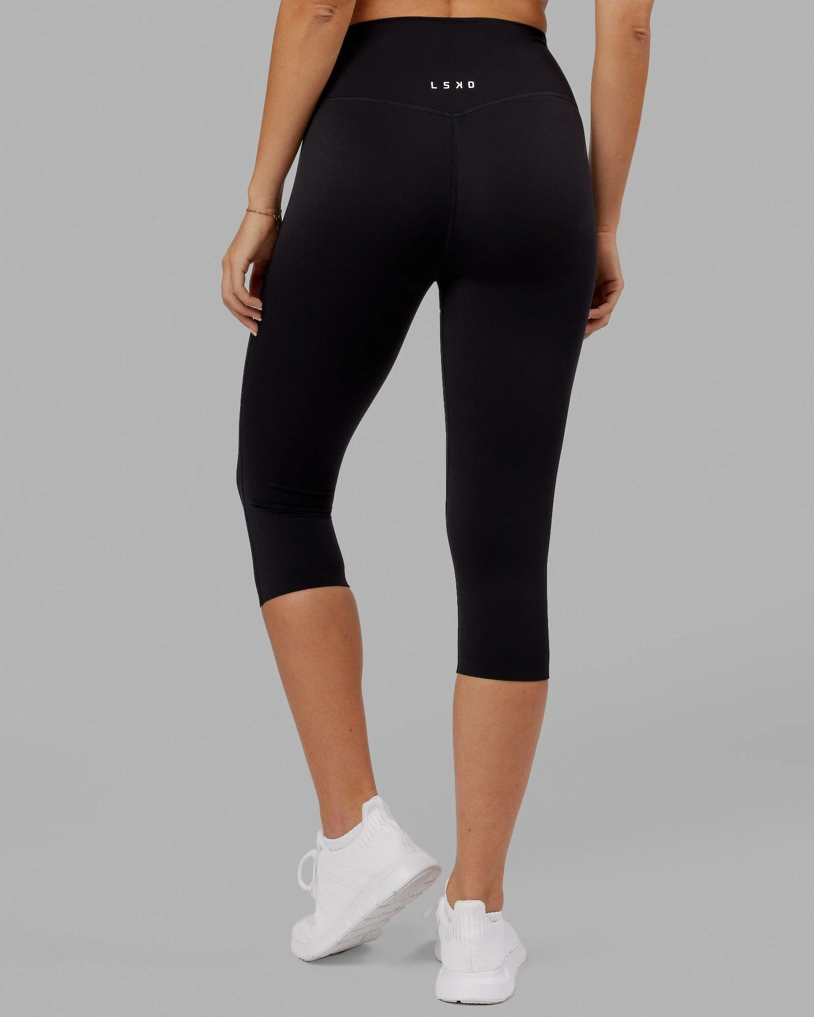 Elixir Ultra High-Rise 3/4 Legging - Black - Image 6