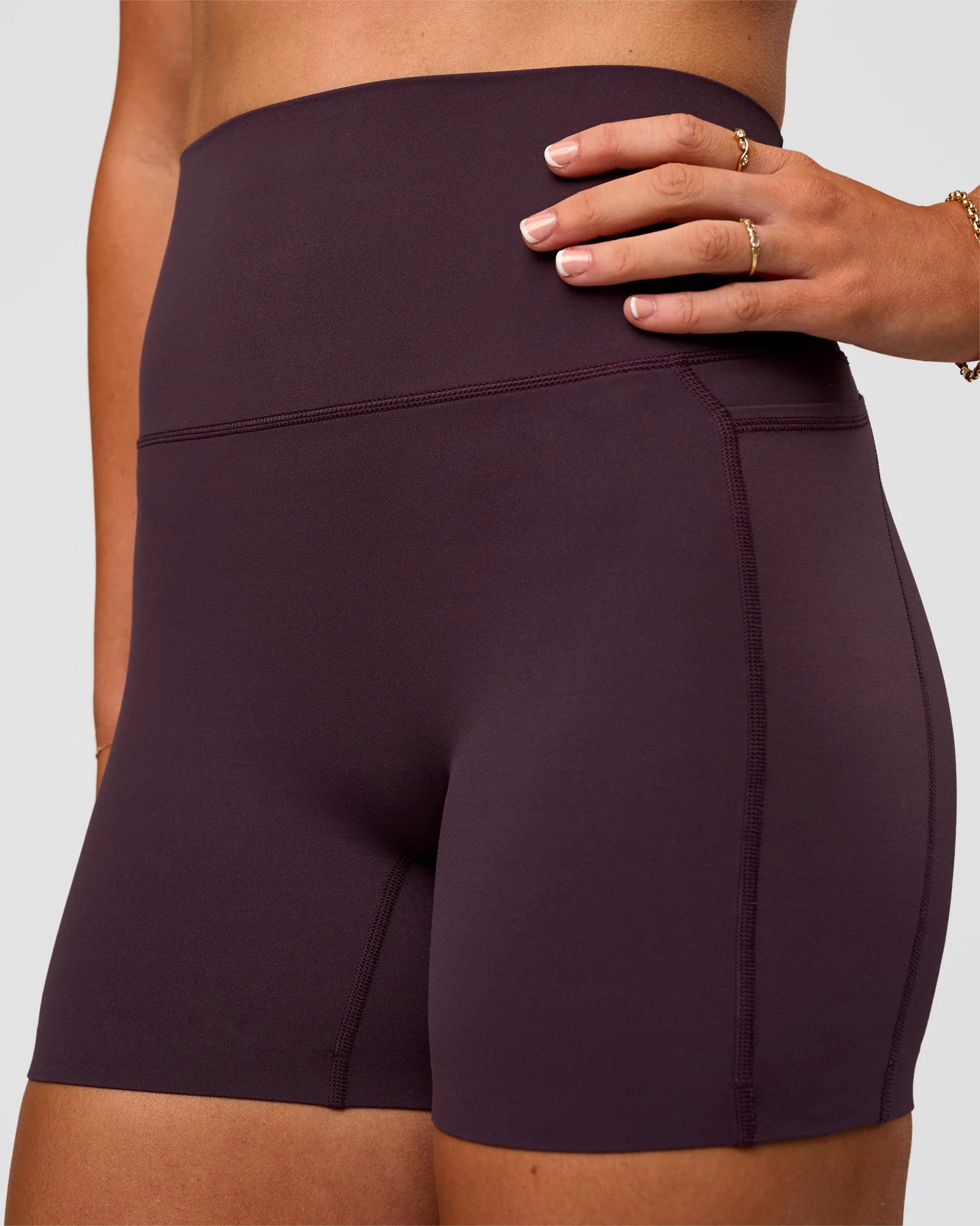 Elixir Ultra High-Rise 4" Short Pockets - Midnight Plum - Image 6
