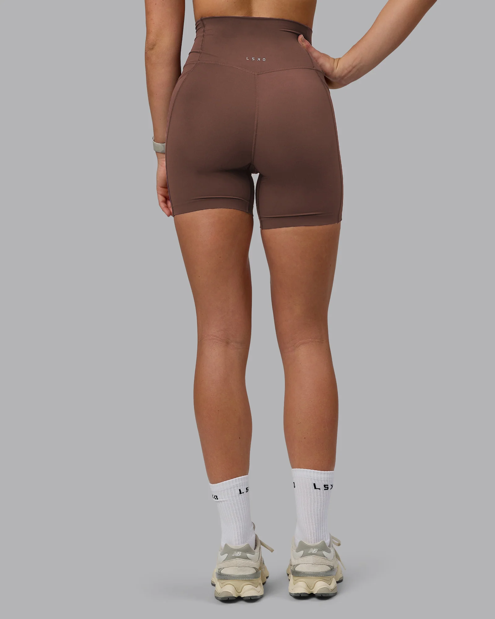 Elixir Ultra High-Rise 6" Short Pockets - Chocolate Martini - Image 4