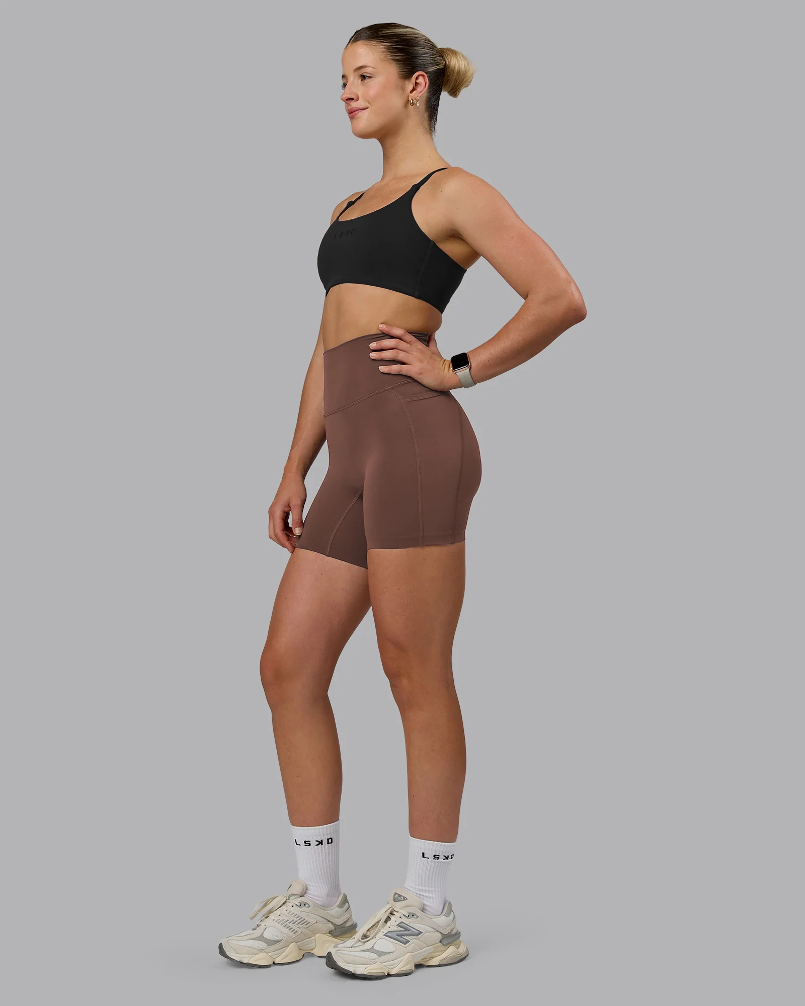 Elixir Ultra High-Rise 6" Short Pockets - Chocolate Martini - Image 5