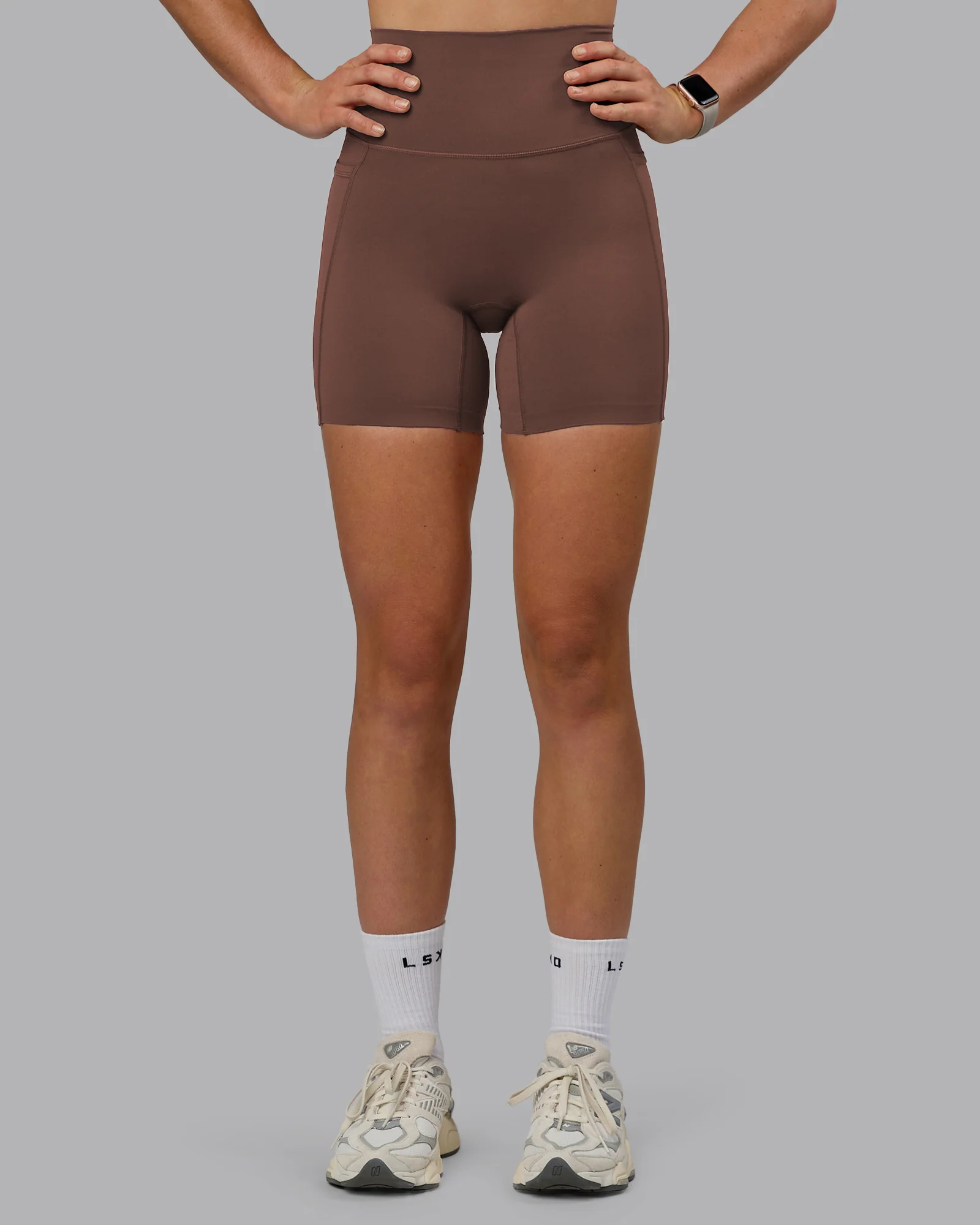 Elixir Ultra High-Rise 6" Short Pockets - Chocolate Martini - Image 6