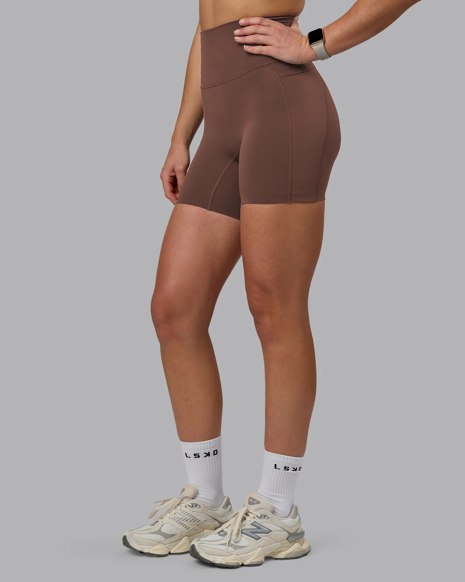 Elixir Ultra High-Rise 6" Short Pockets - Chocolate Martini - Image 7