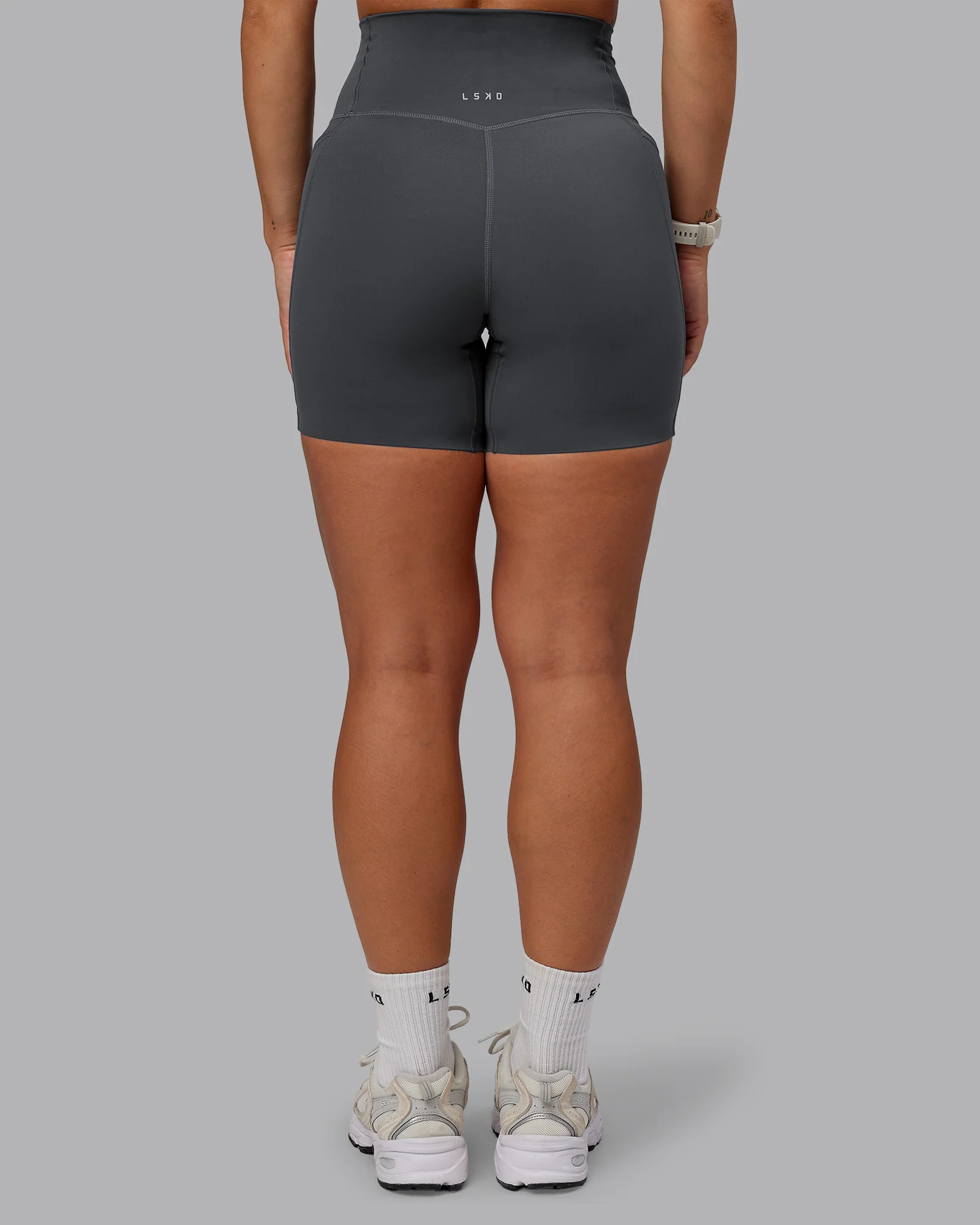 Elixir Ultra High-Rise 6" Short Pockets - Dark Storm - Image 4