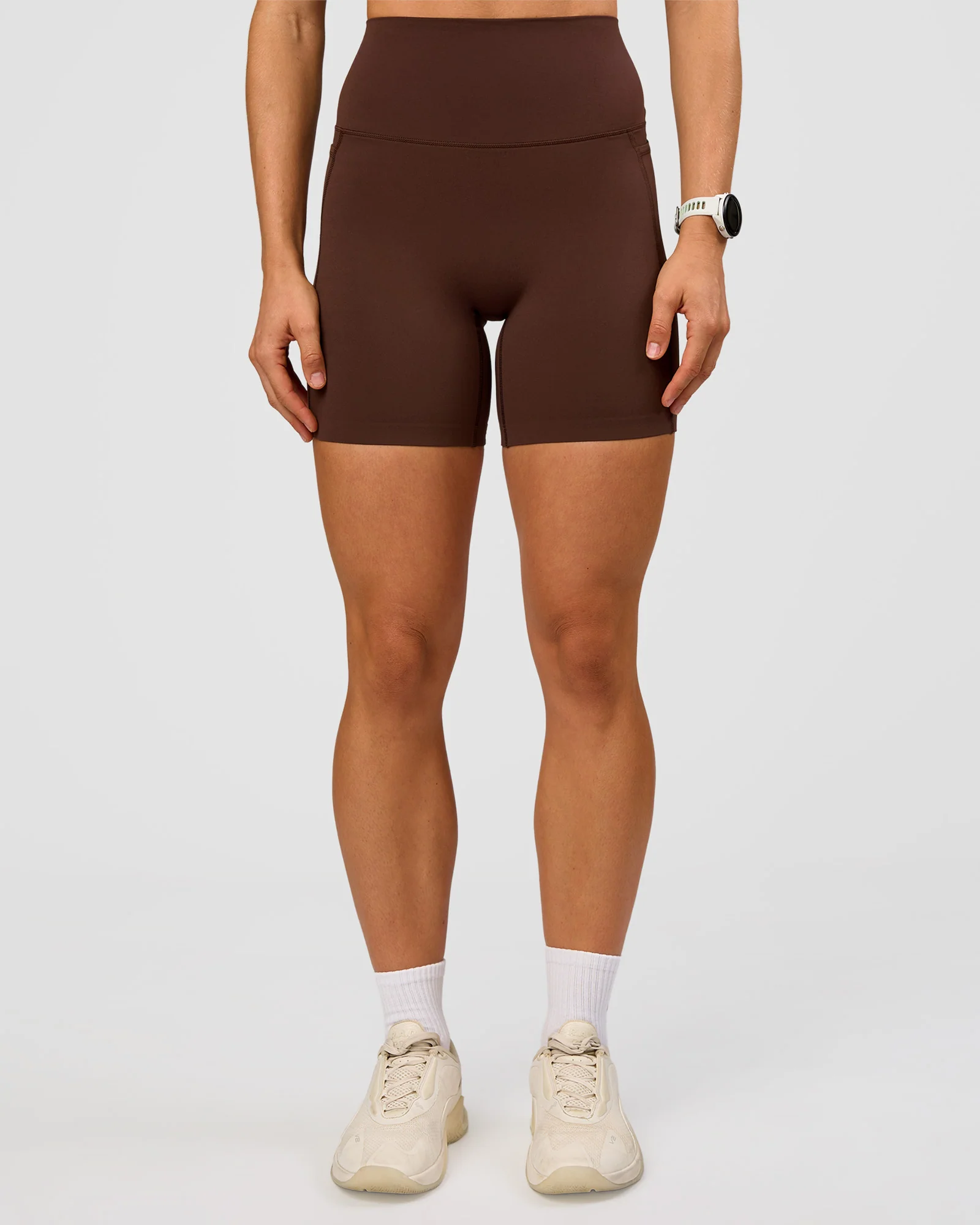 Elixir Ultra High-Rise 6” Short Pockets - Hot Chocolate - Image 3