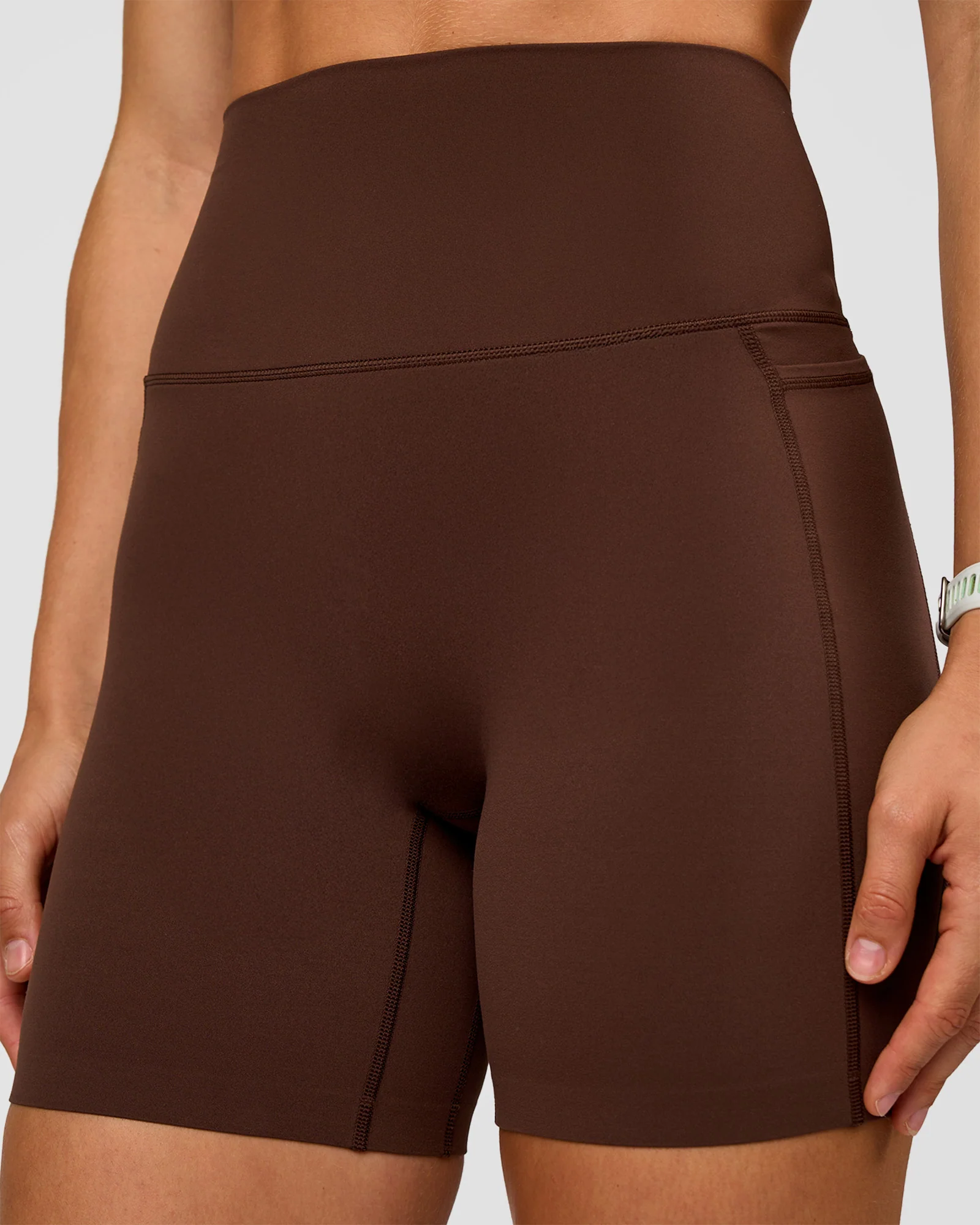 Elixir Ultra High-Rise 6” Short Pockets - Hot Chocolate - Image 7