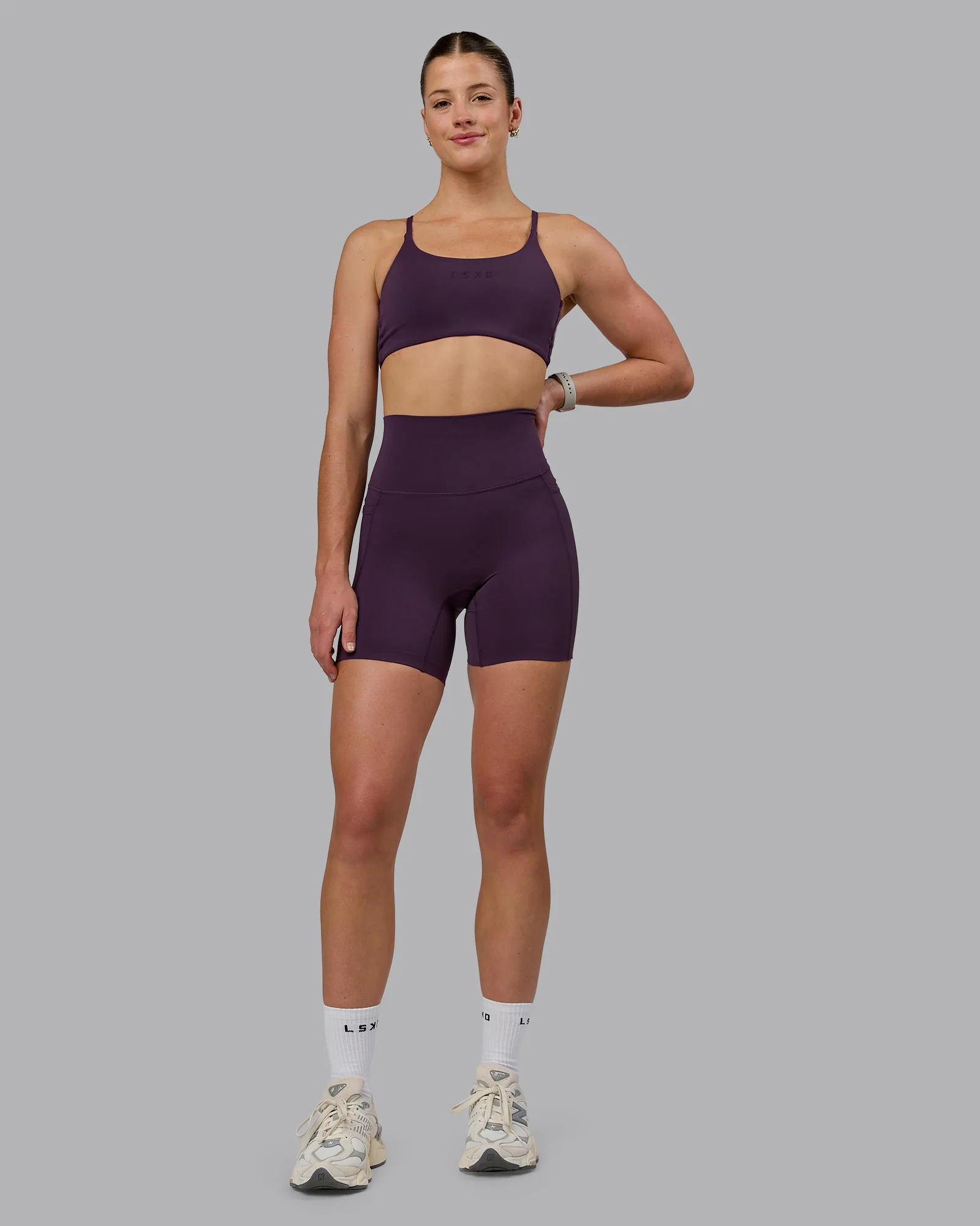 Elixir Ultra High-Rise 6" Short Pockets - Midnight Plum - Image 5