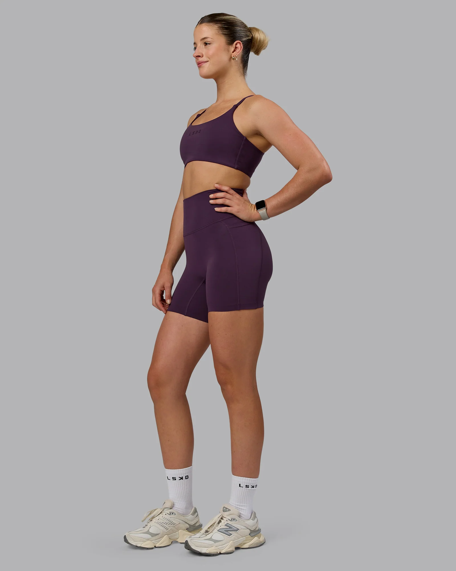 Elixir Ultra High-Rise 6" Short Pockets - Midnight Plum - Image 7