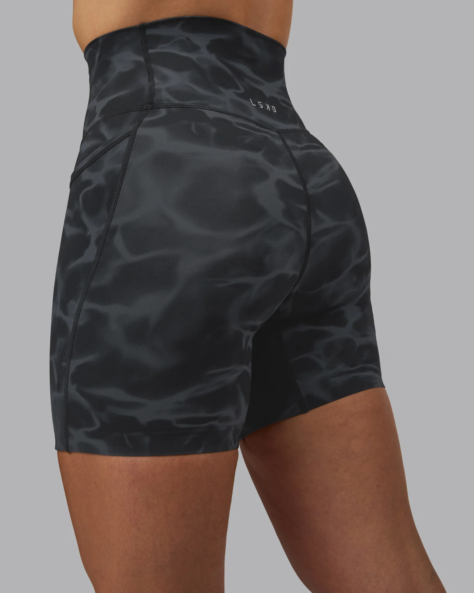 Elixir Ultra High-Rise 6" Short Pockets - Tranquil-Black - Image 9