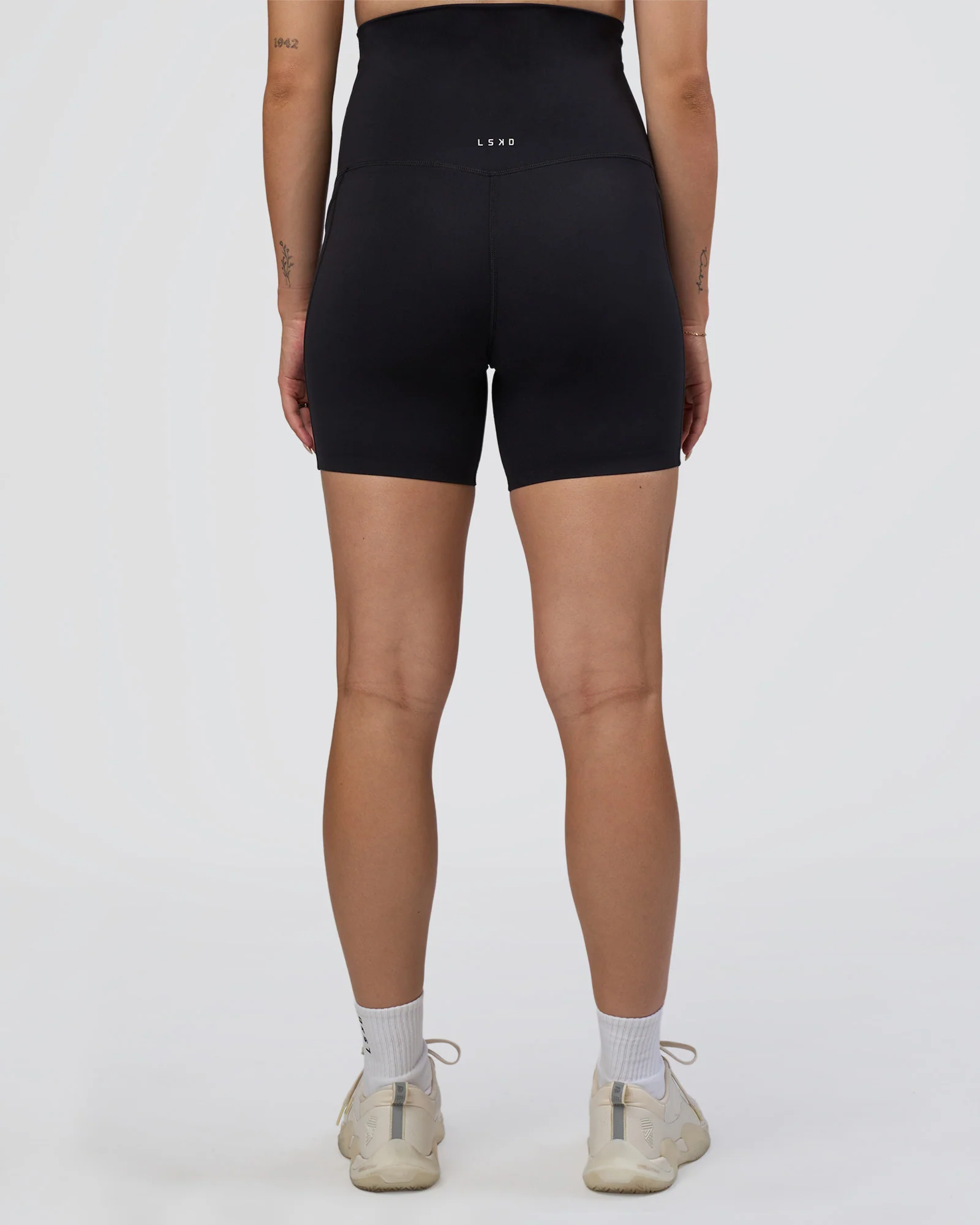 Elixir Ultra High-Rise Maternity 6" Short Pockets - Black - Image 4