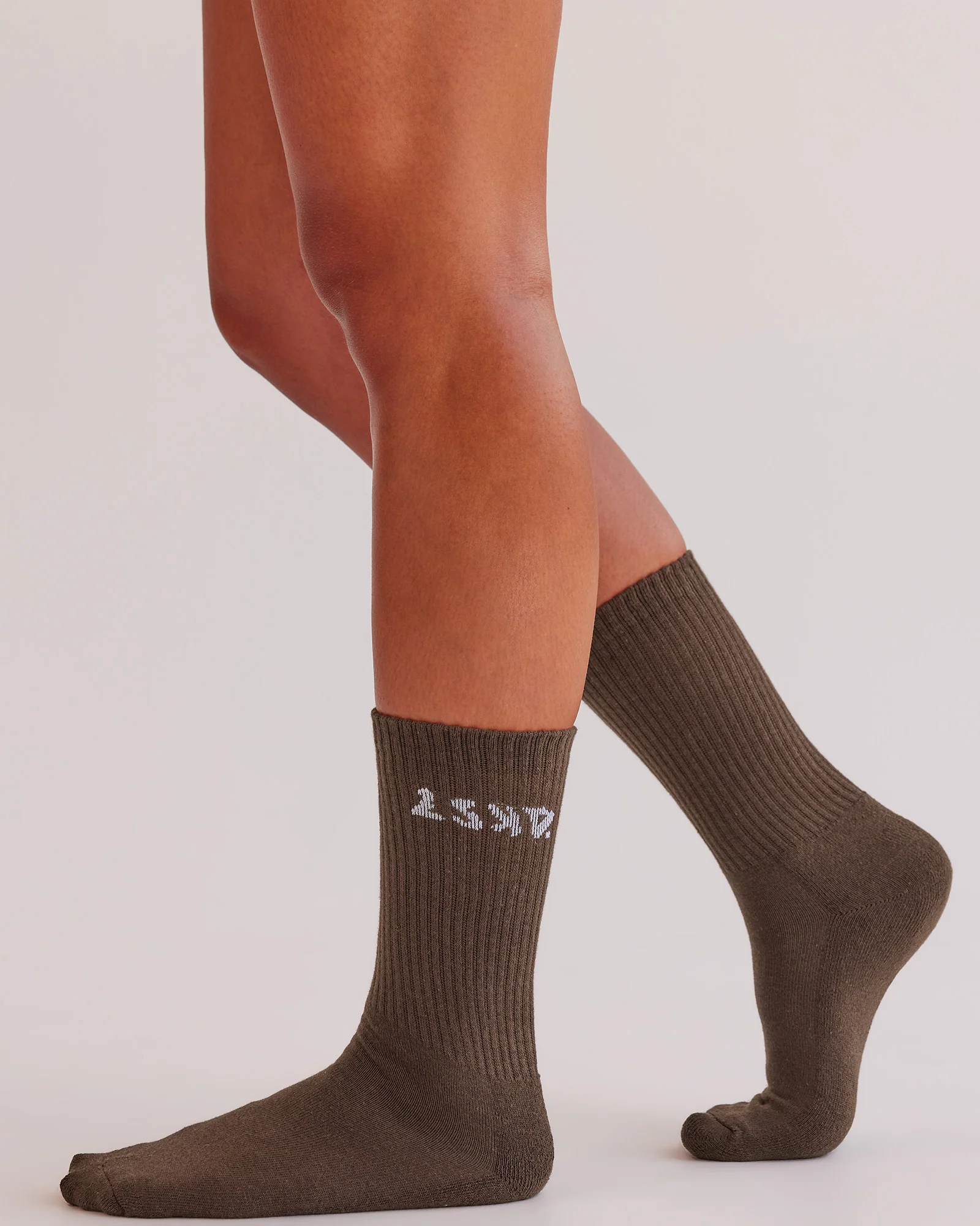 Endurance Crew Socks 3 Pack Box - White-Black-Chocolate Martini - Image 5