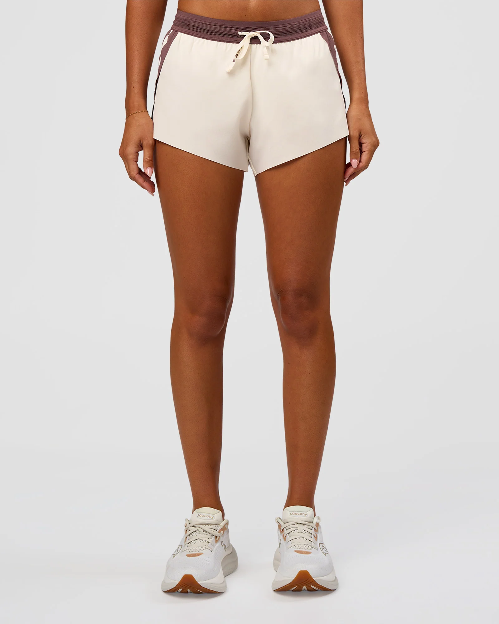 Accelerate 3" Force Mid-Rise Running Short - Cocoa powder-Off White - Image 2