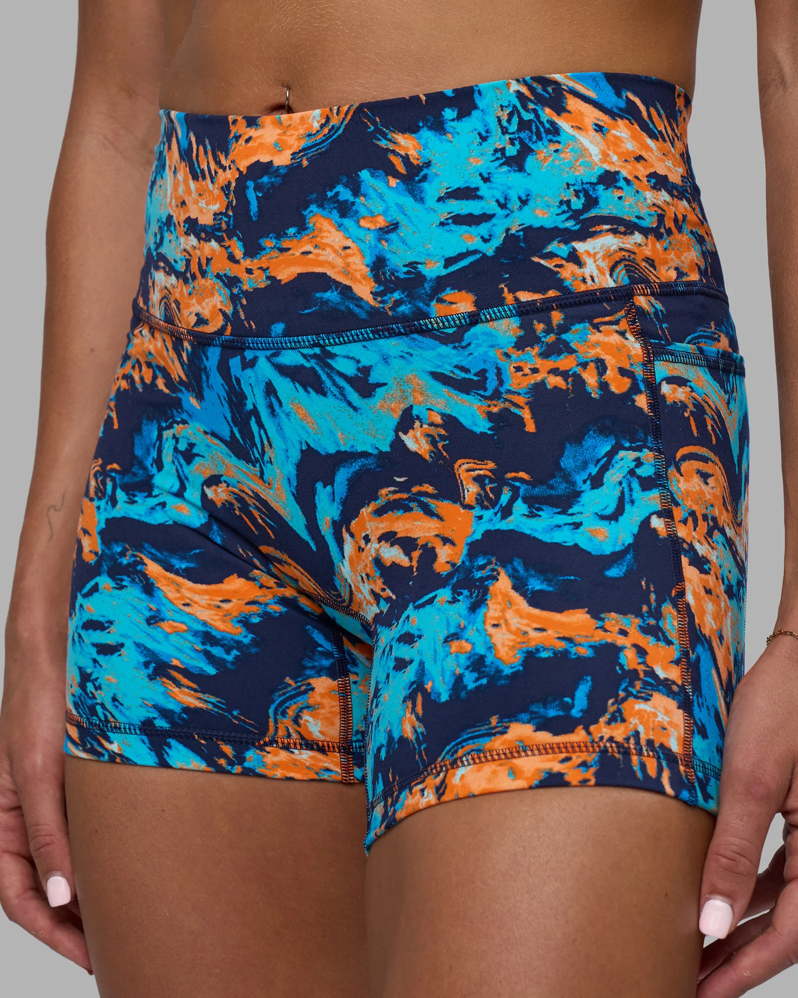 Fusion High-Rise 6" Short Pockets - React Print - Image 6