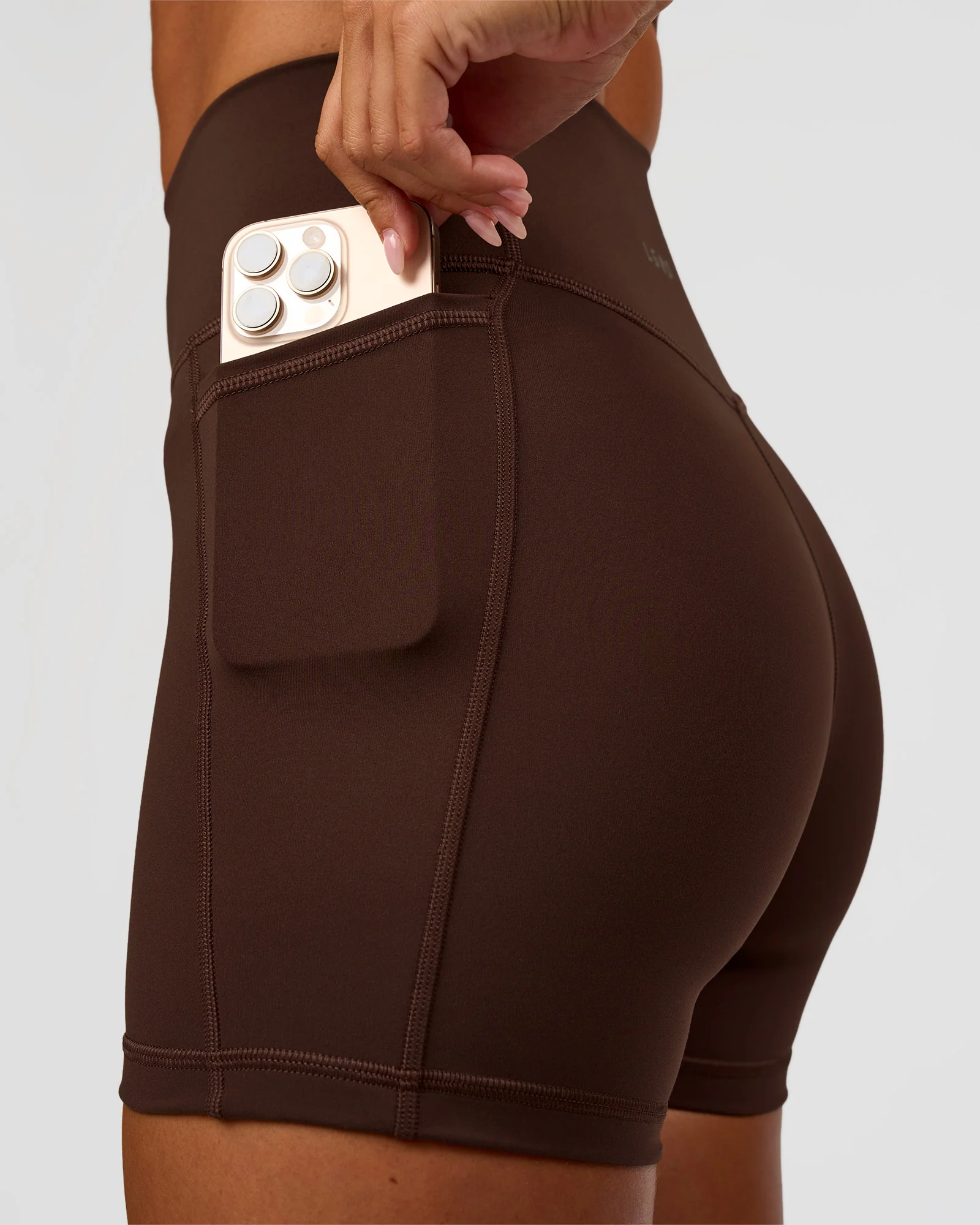 Fusion Ultra High-Rise 4" Short Pockets - Hot Chocolate - Image 5