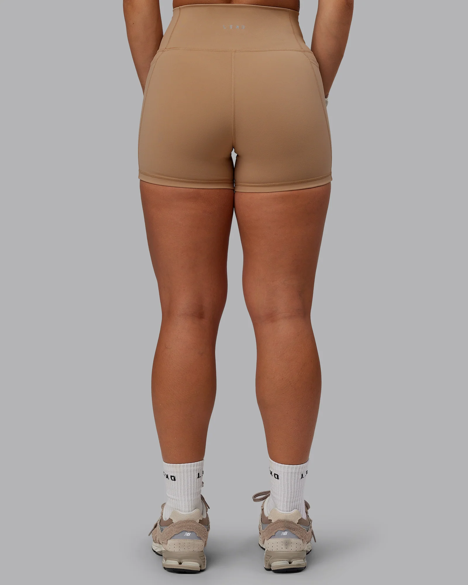 Fusion Ultra High-Rise 4" Short Pockets - Warm Smoke - Image 4