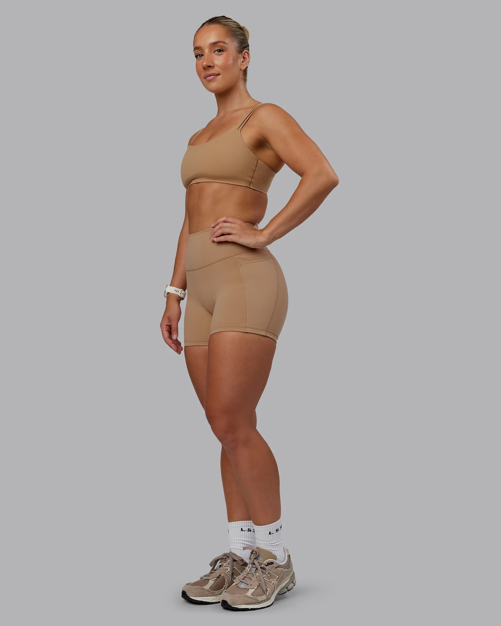 Fusion Ultra High-Rise 4" Short Pockets - Warm Smoke - Image 5