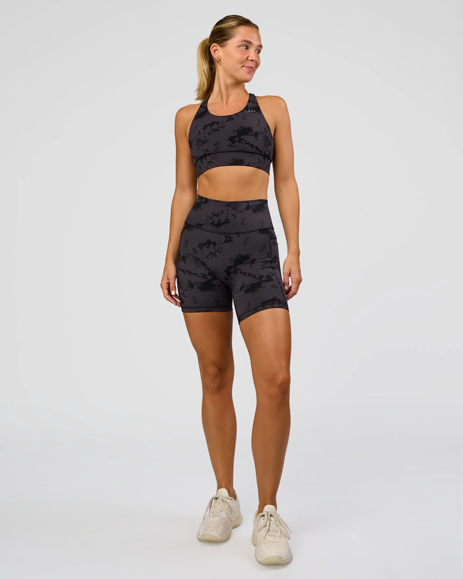 Fusion Ultra High-Rise 6" Short Pockets - Black Tie Dye - Image 3