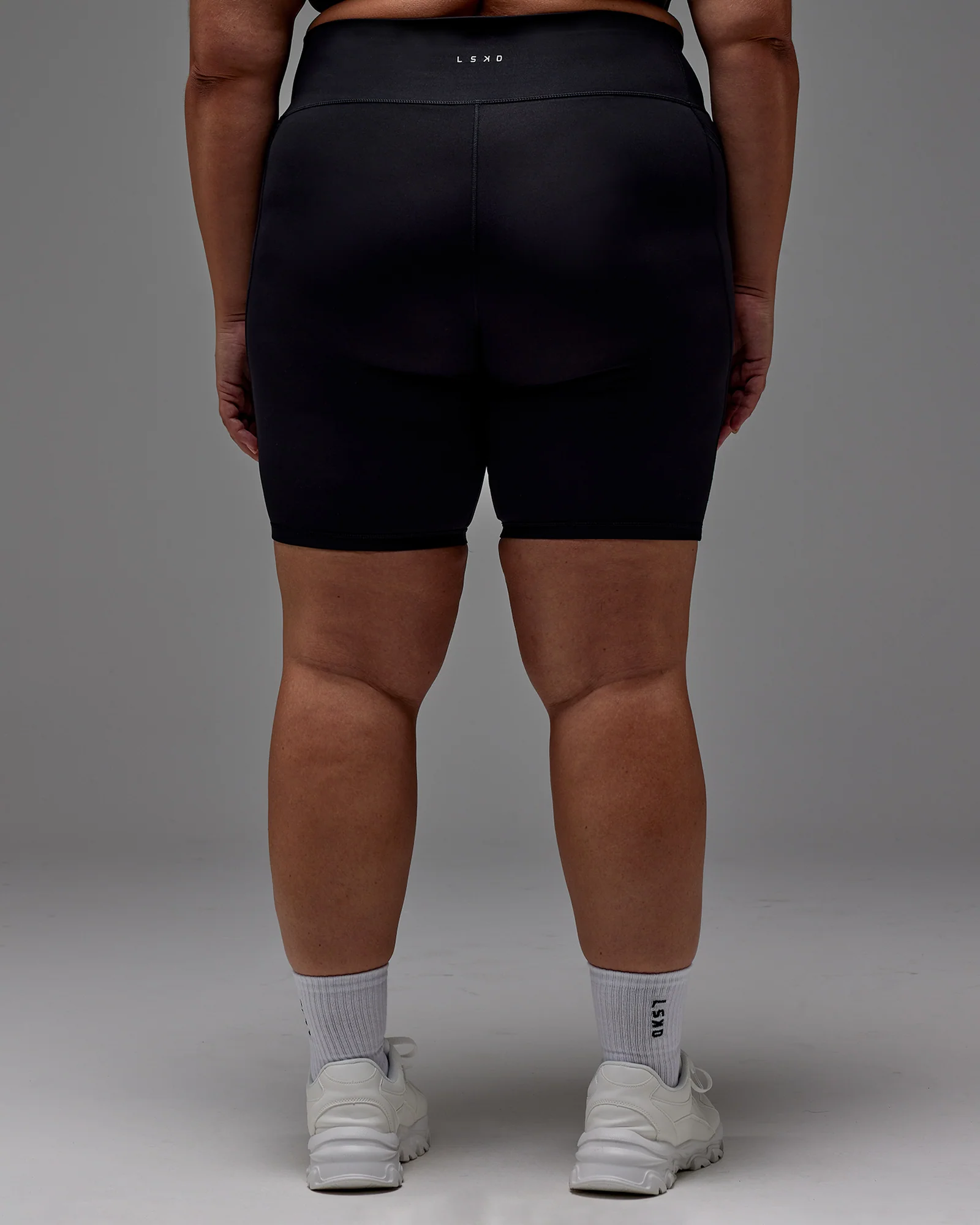 Fusion Ultra High-Rise 9" Short Pockets - Black - Image 12