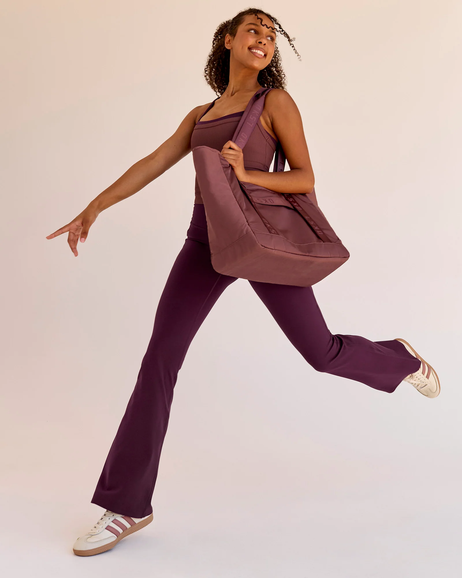 Fusion V-Contour High-Rise Flared Legging Pockets - Cherry Lacquer - Image 6