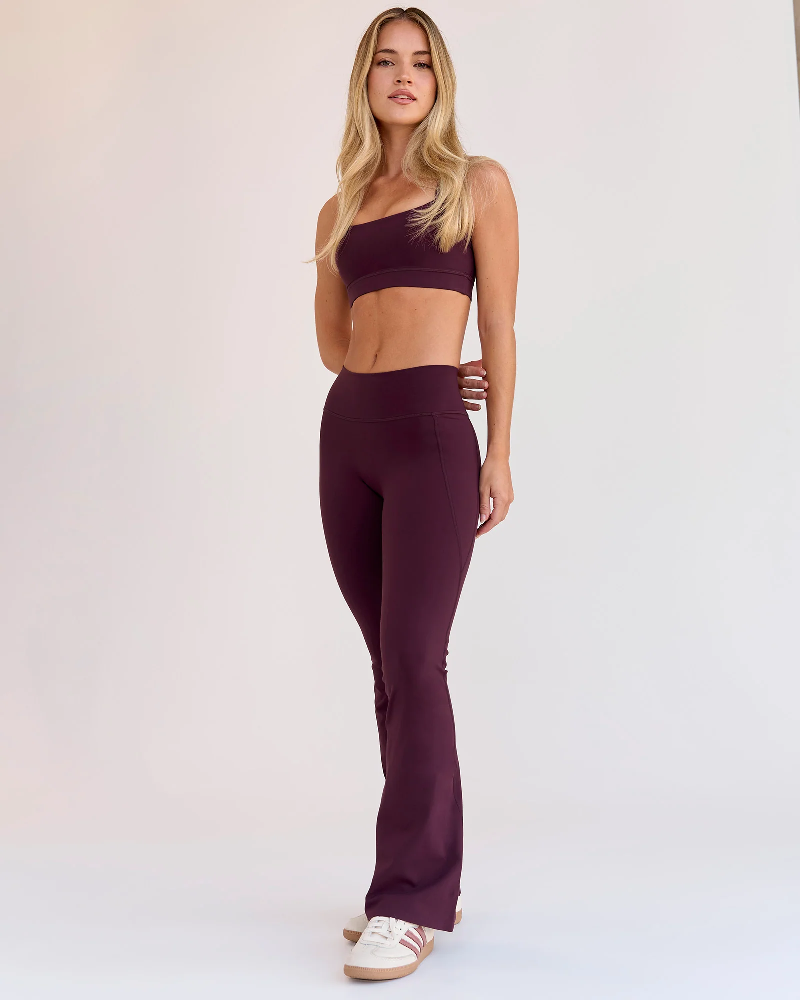 Fusion V-Contour High-Rise Flared Petite Legging Pockets - Cherry Lacquer - Image 10