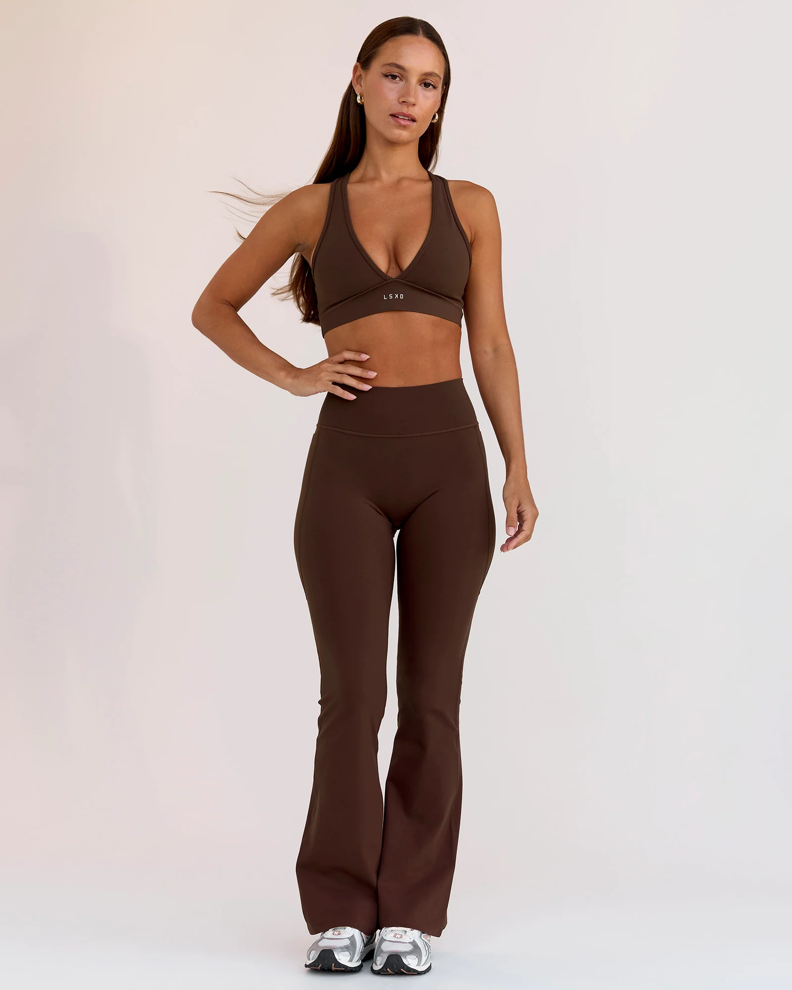 Fusion V-Contour High-Rise Flared Petite Legging Pockets - Hot Chocolate - Image 10