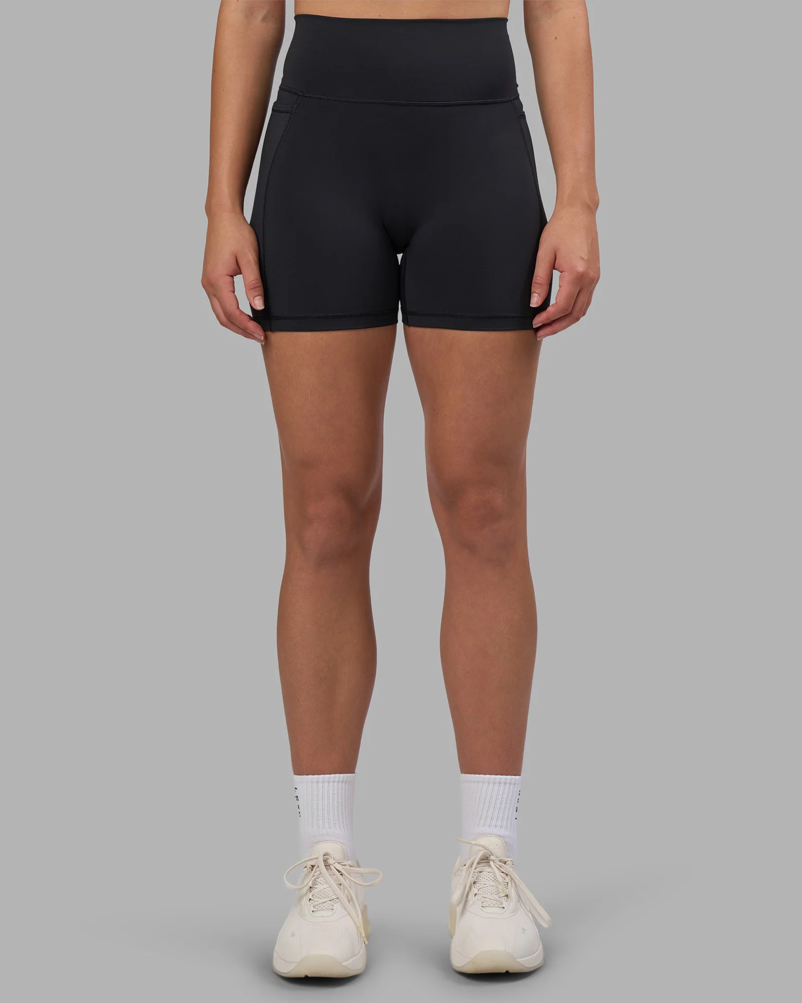 Fusion V-Contour Ultra High-Rise 4" Short Pockets - Black - Image 2