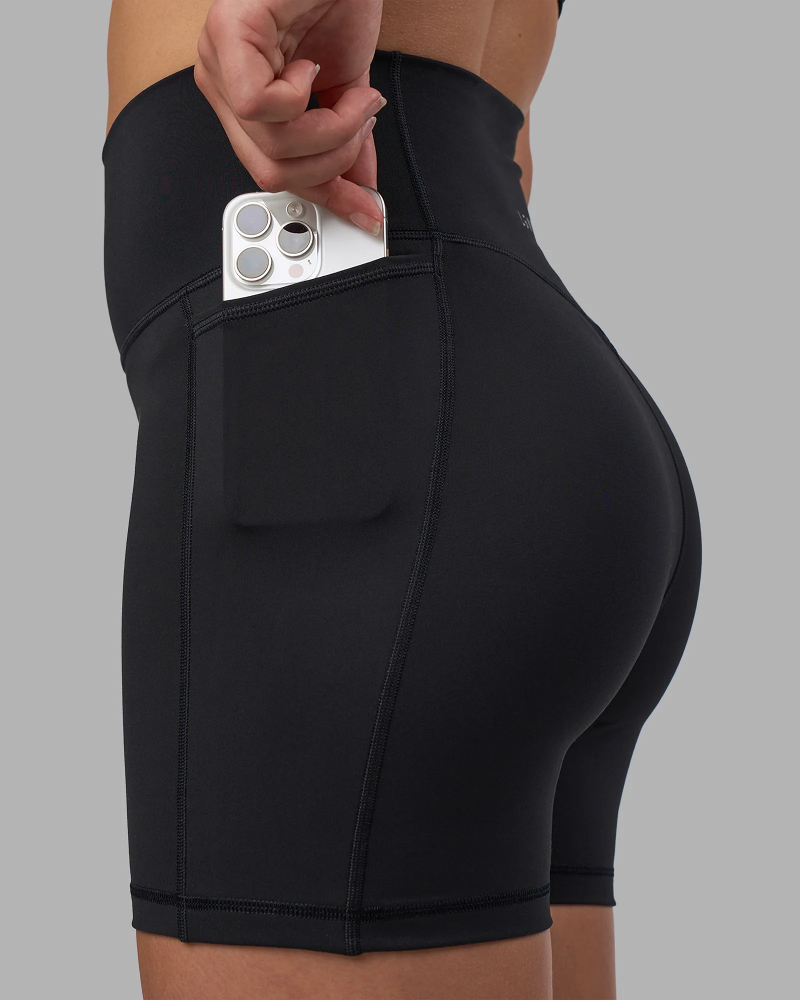 Fusion V-Contour Ultra High-Rise 4" Short Pockets - Black - Image 6