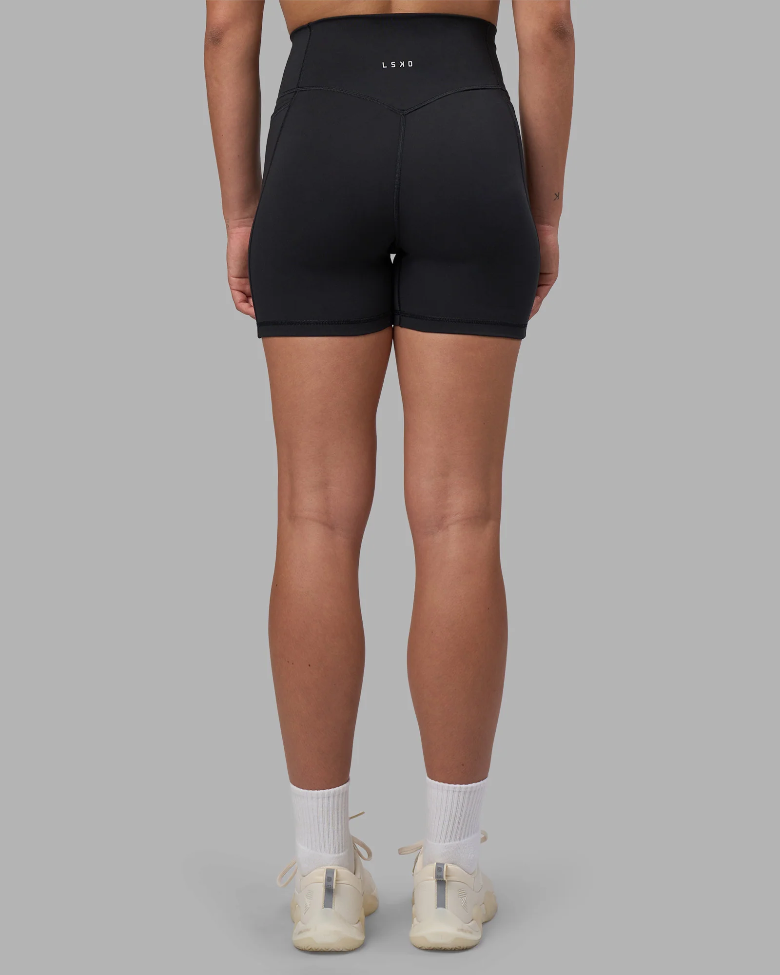 Fusion V-Contour Ultra High-Rise 4" Short Pockets - Black - Image 8