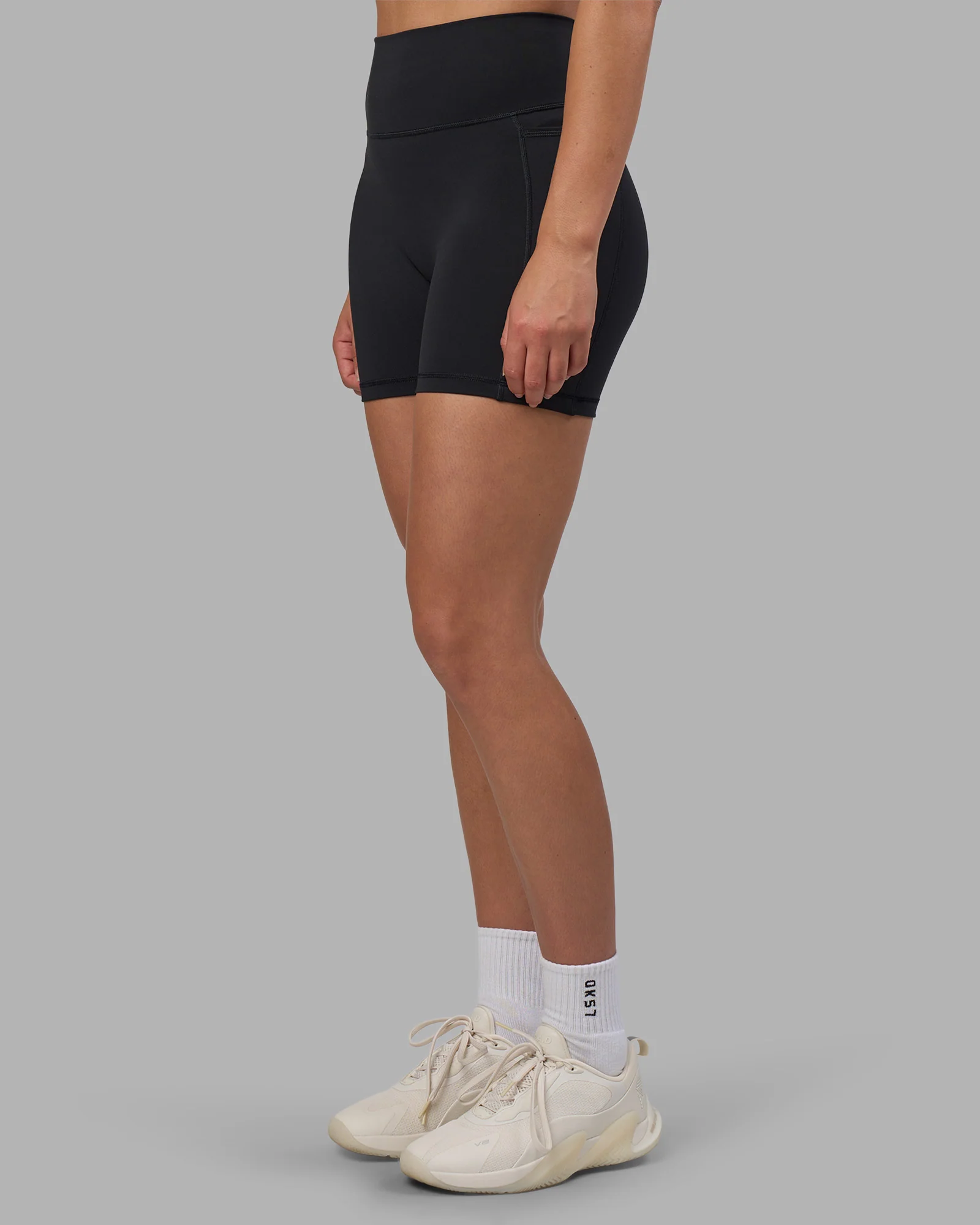 Fusion V-Contour Ultra High-Rise 4" Short Pockets - Black - Image 9