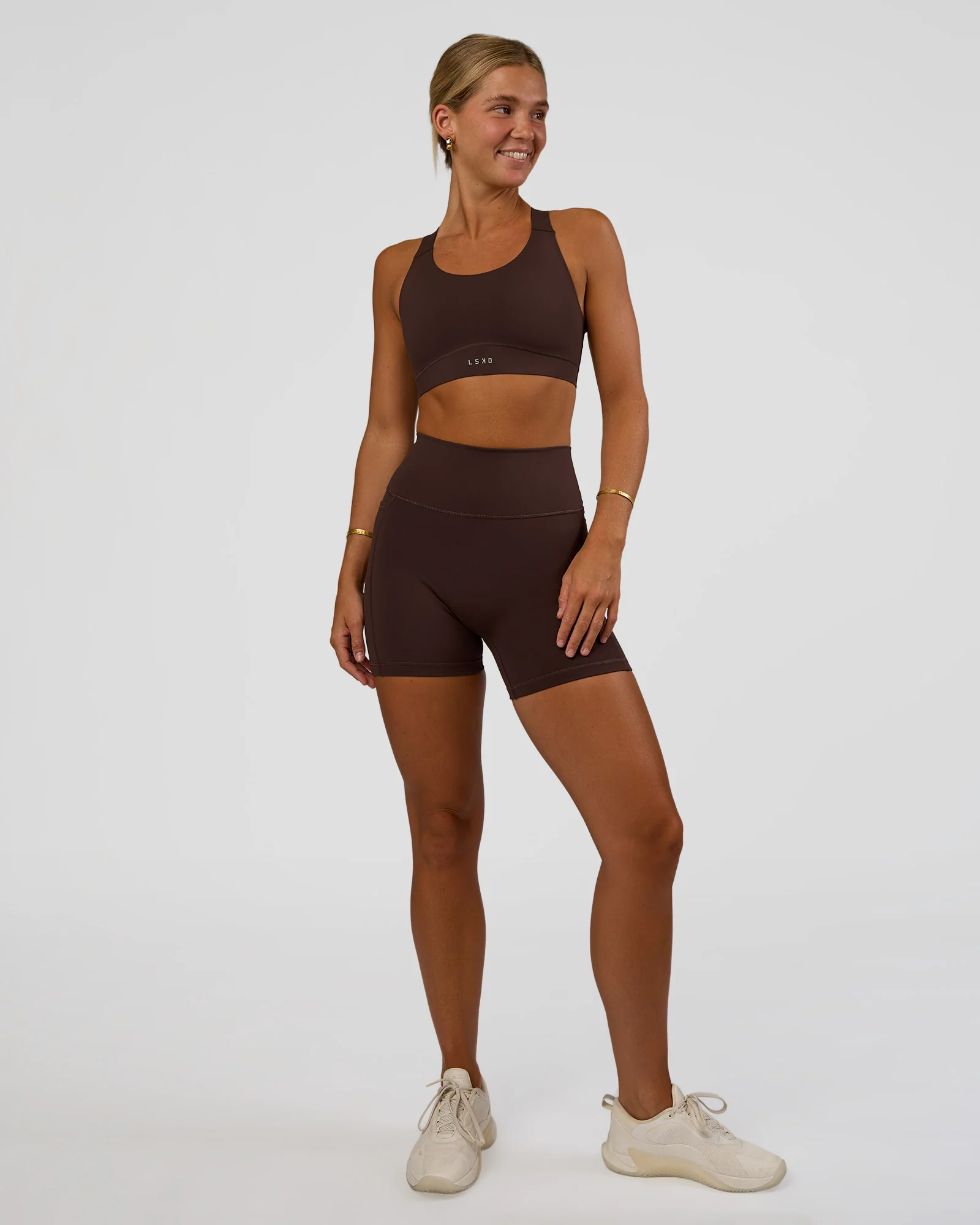 Fusion V-Contour Ultra High-Rise 4" Short Pockets - Hot Chocolate - Image 6
