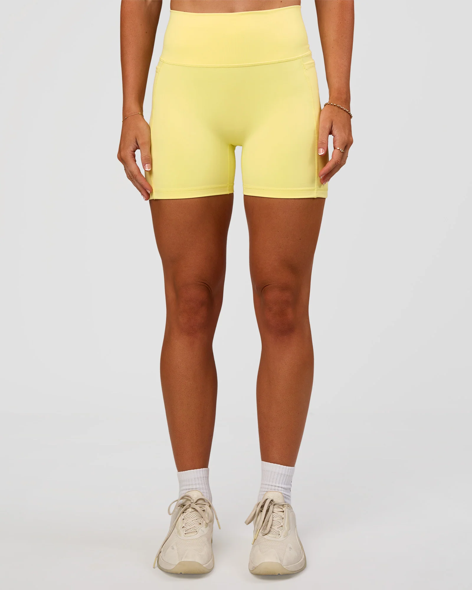 Fusion V-Contour Ultra High-Rise 4' Short Pockets - Yellow Fizz - Image 5
