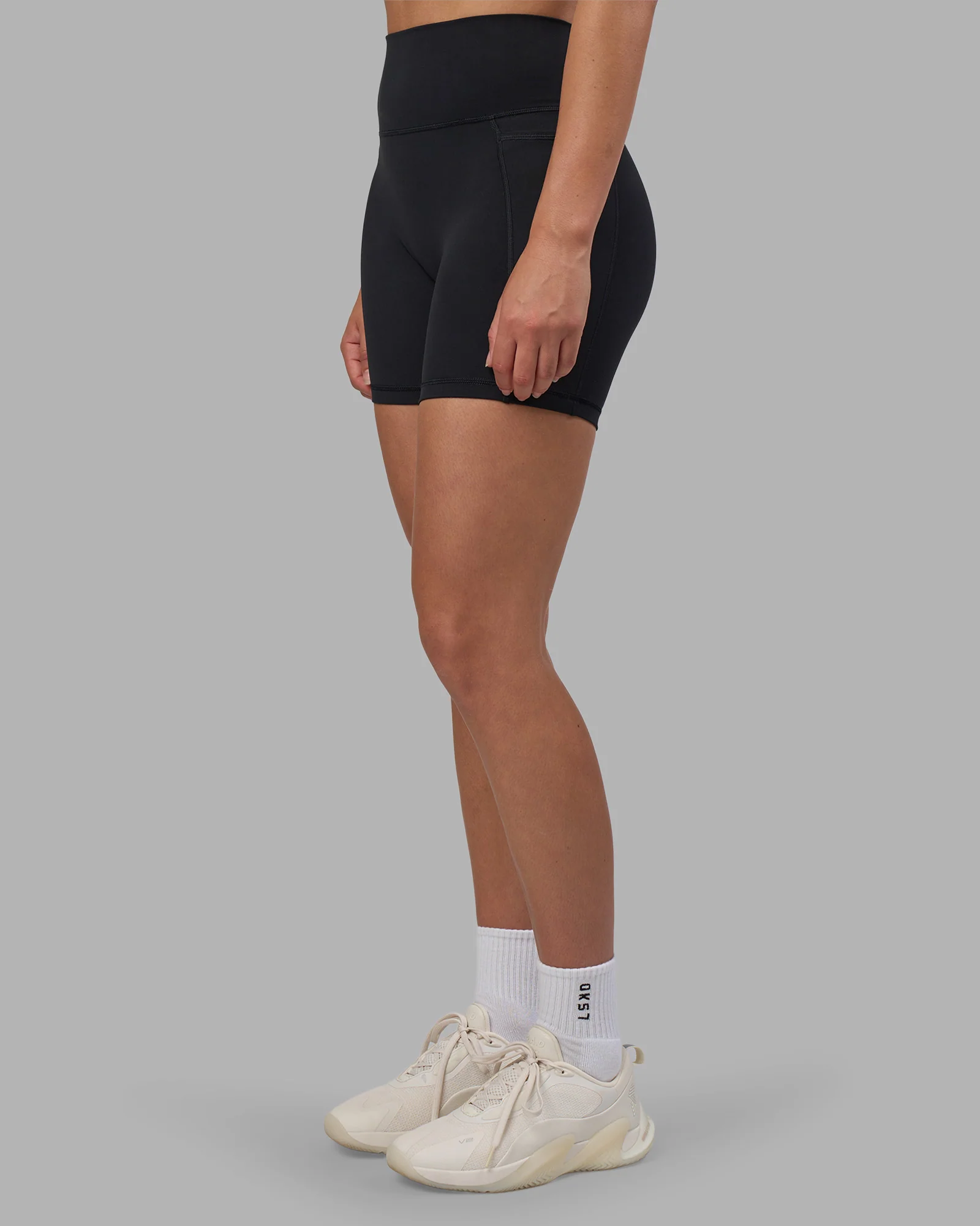 Fusion V-Contour Ultra High-Rise 6" Short Pockets - Black - Image 3