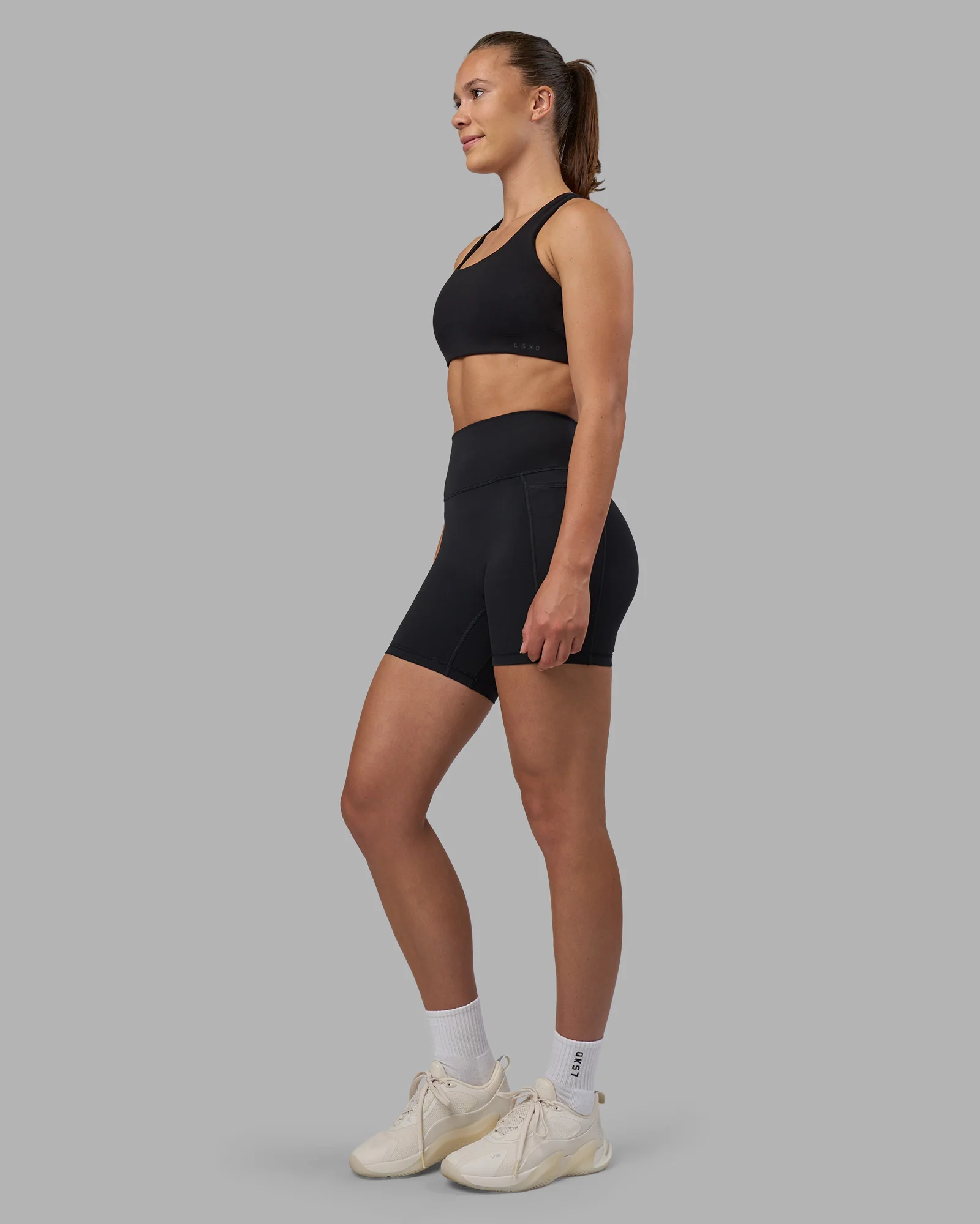 Fusion V-Contour Ultra High-Rise 6" Short Pockets - Black - Image 7