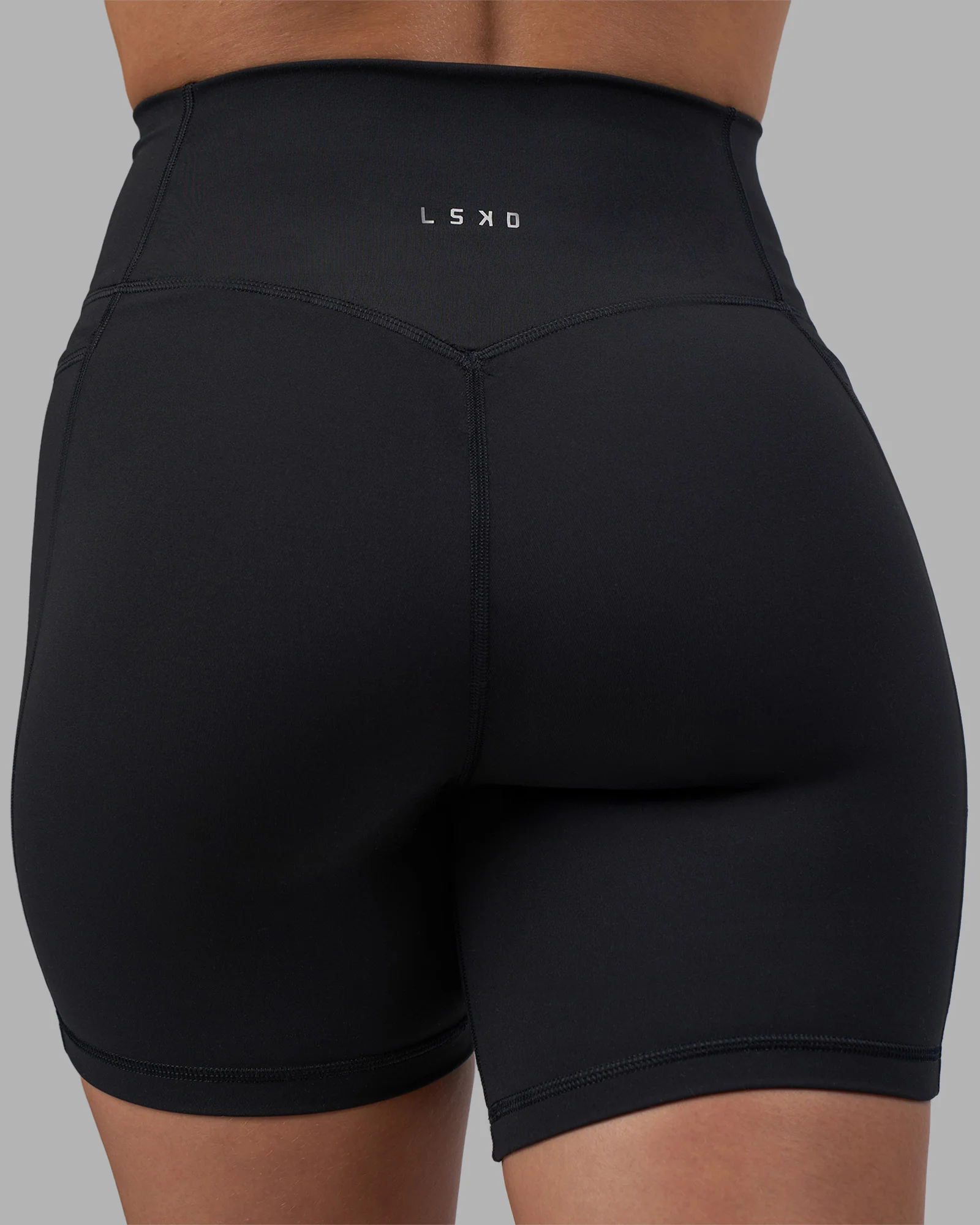 Fusion V-Contour Ultra High-Rise 6" Short Pockets - Black - Image 9