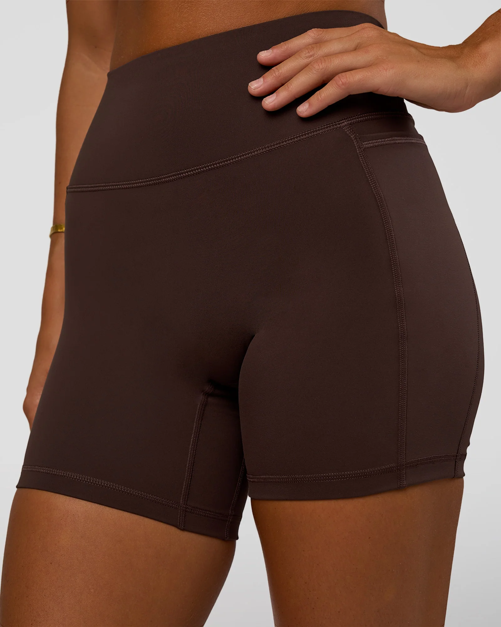 Fusion V-Contour Ultra High-Rise 6" Short Pockets - Hot Chocolate - Image 6