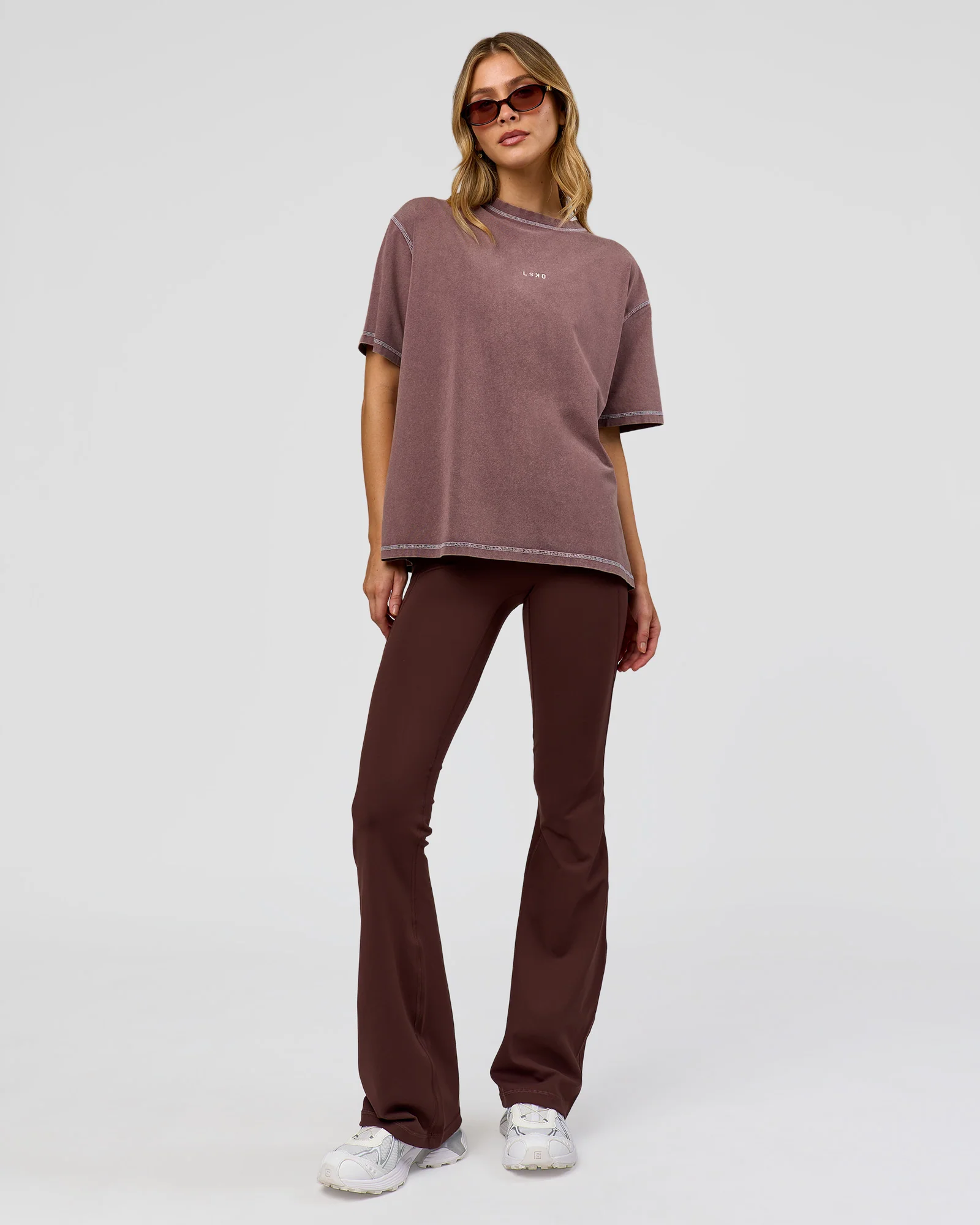 Go-To Contrast Oversized Heavyweight FLXCotton Tee - Cocoa Powder Washed-White - Image 4
