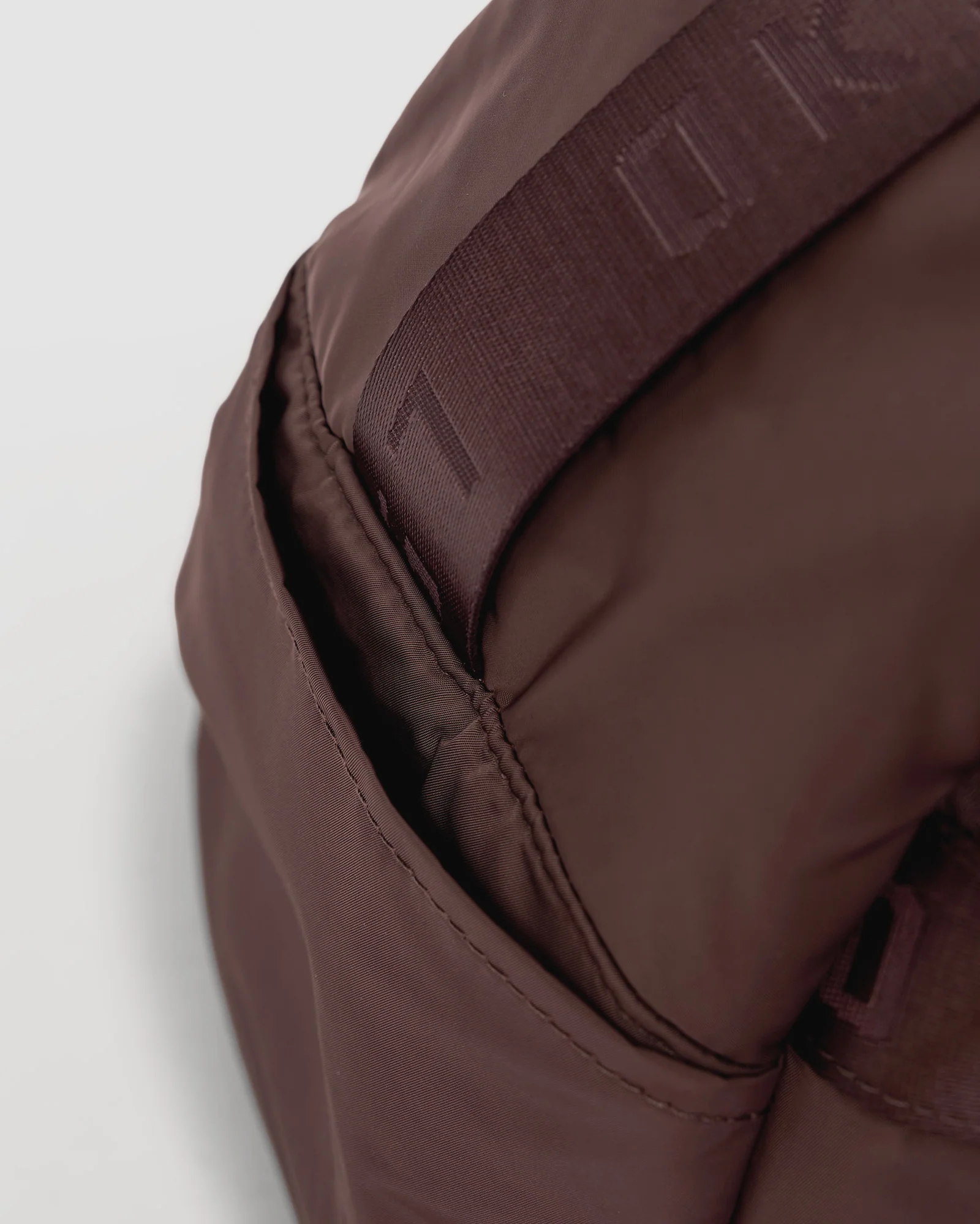 Go-To Duffle Bag - Cocoa Powder - Image 12