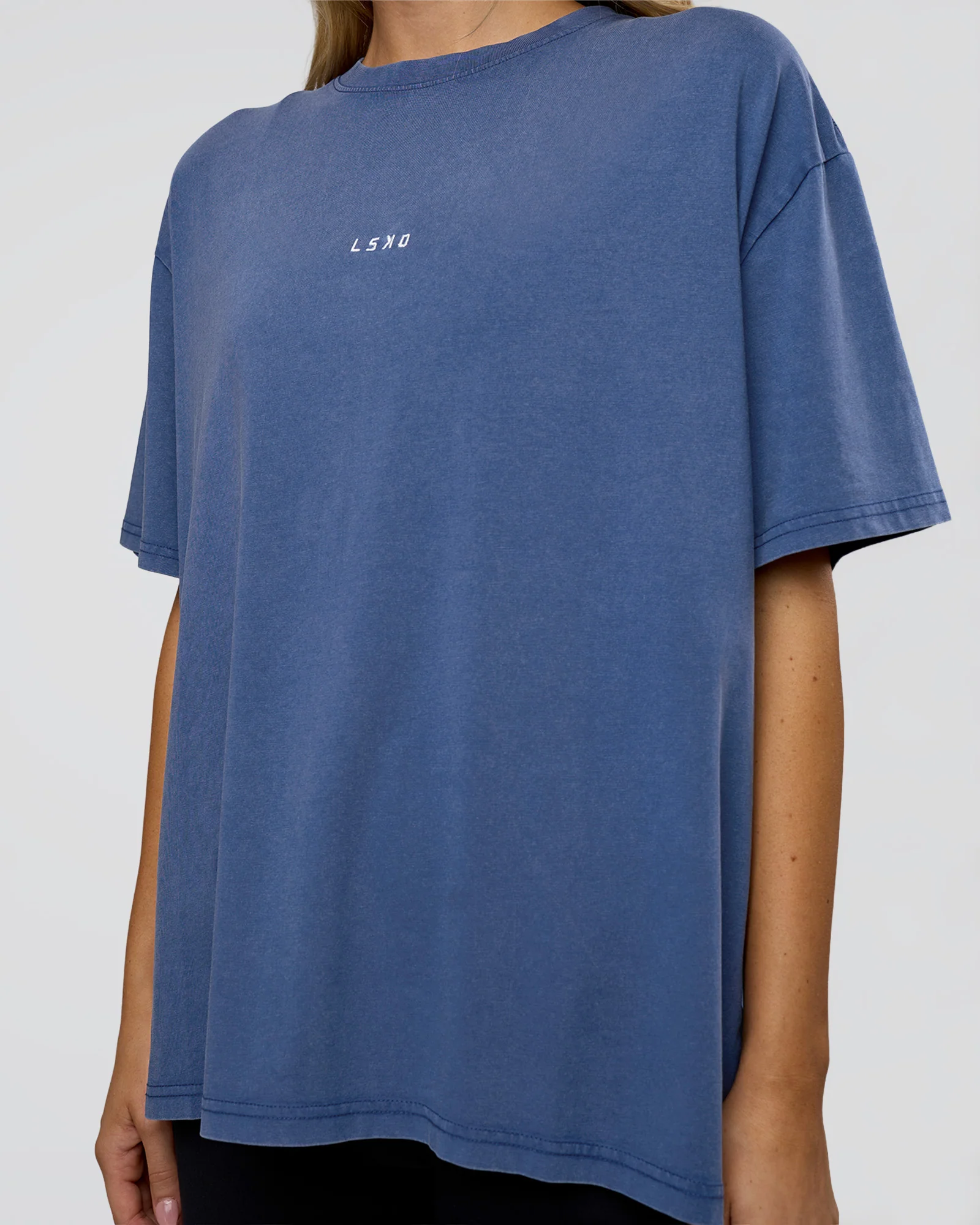Go-To FLXCotton Oversized Tee - Midnight Blue Washed-White - Image 5